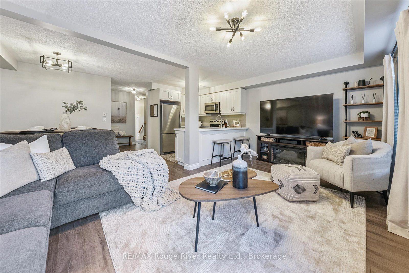 Photo 9 of 50 Treen Crescent, Whitby, Rolling Acres — HOMEH