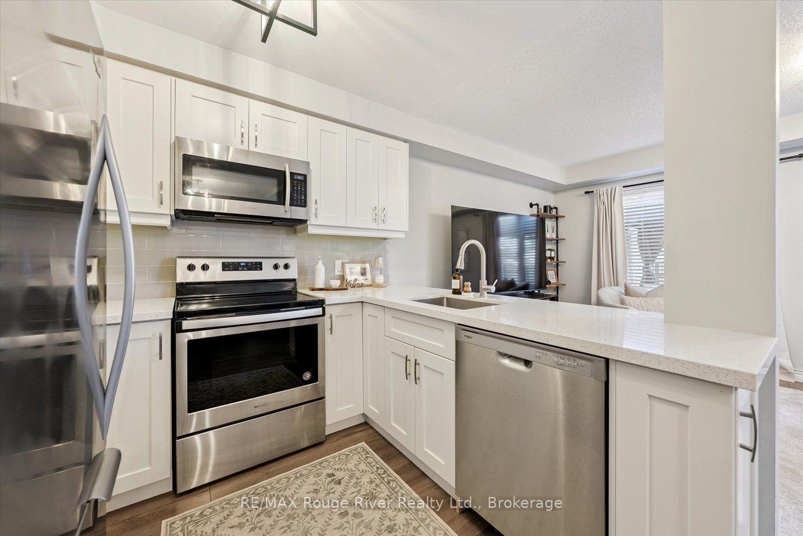 Photo 12 of 50 Treen Crescent, Whitby, Rolling Acres — HOMEH