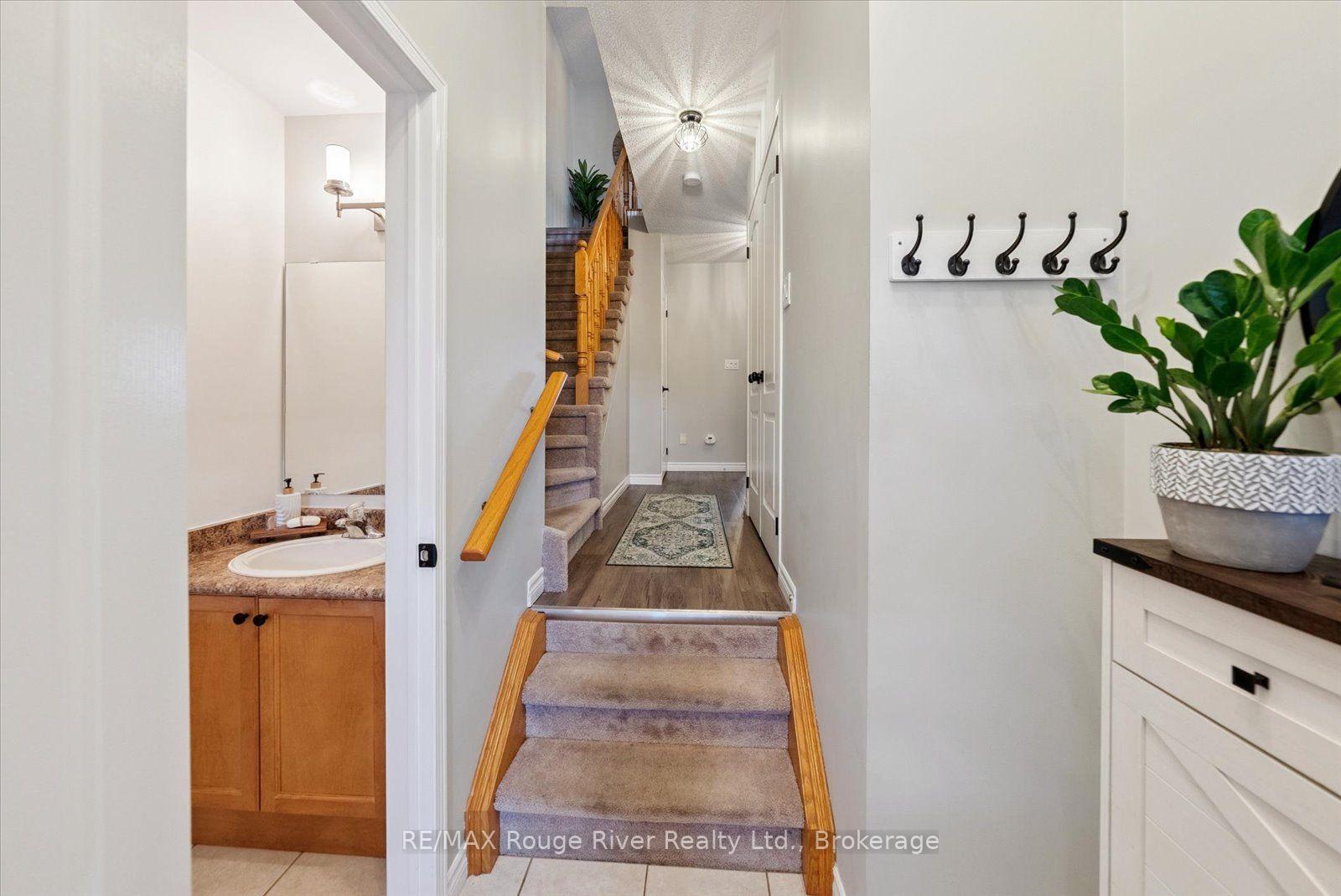 Photo 18 of 50 Treen Crescent, Whitby, Rolling Acres — HOMEH