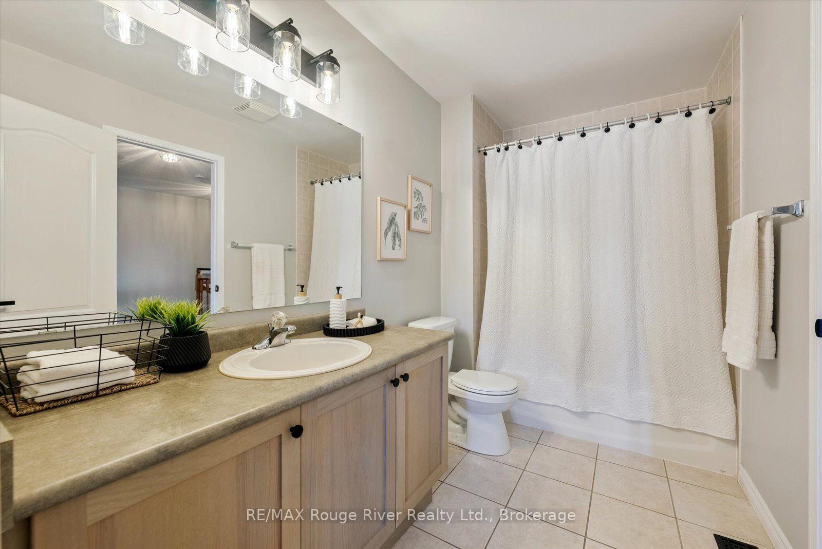 Photo 29 of 50 Treen Crescent, Whitby, Rolling Acres — HOMEH