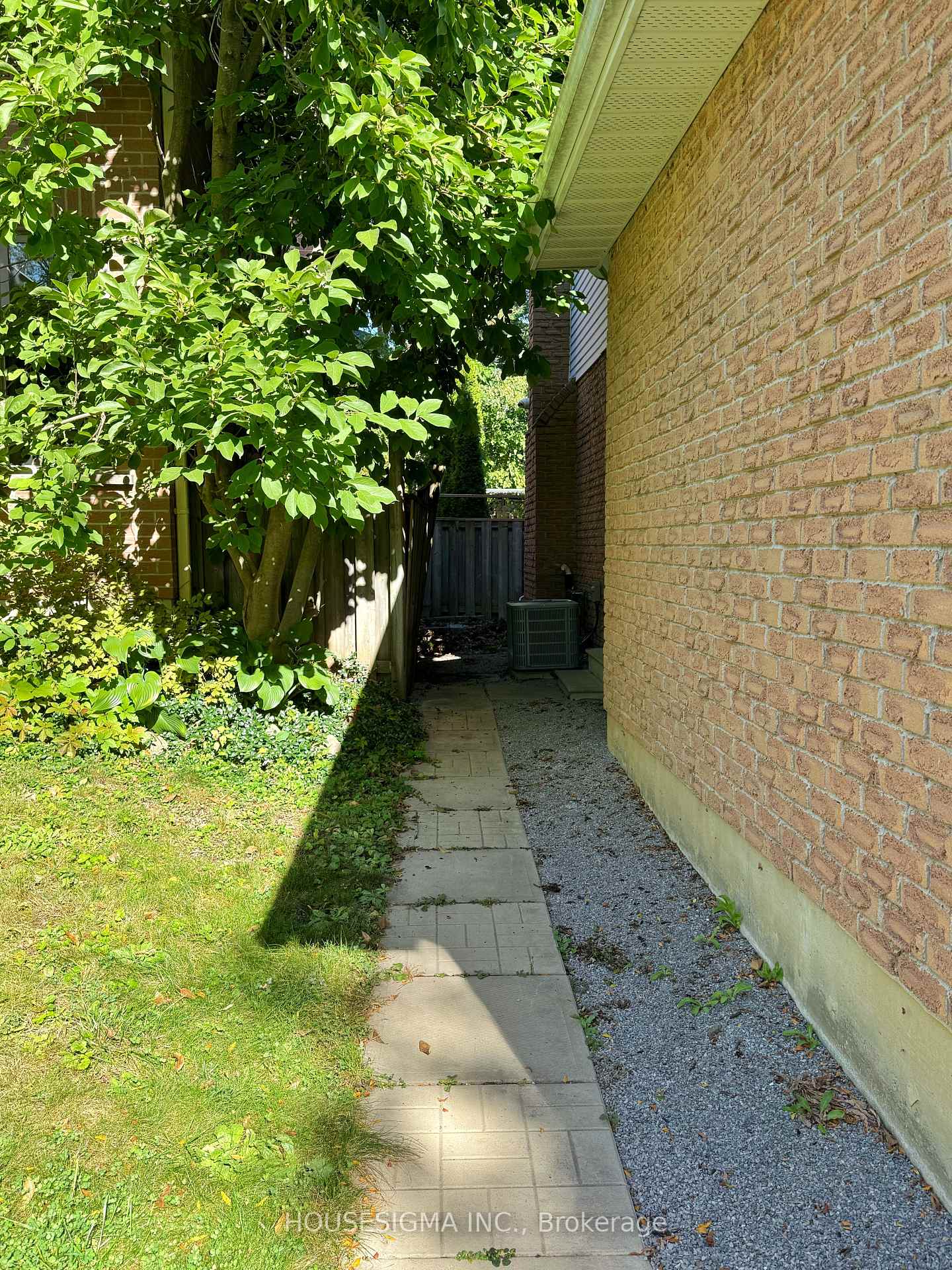 Photo 3 of Unit Lower, 16 Mendys Forest Street, Aurora, Aurora Heights — HOMEH