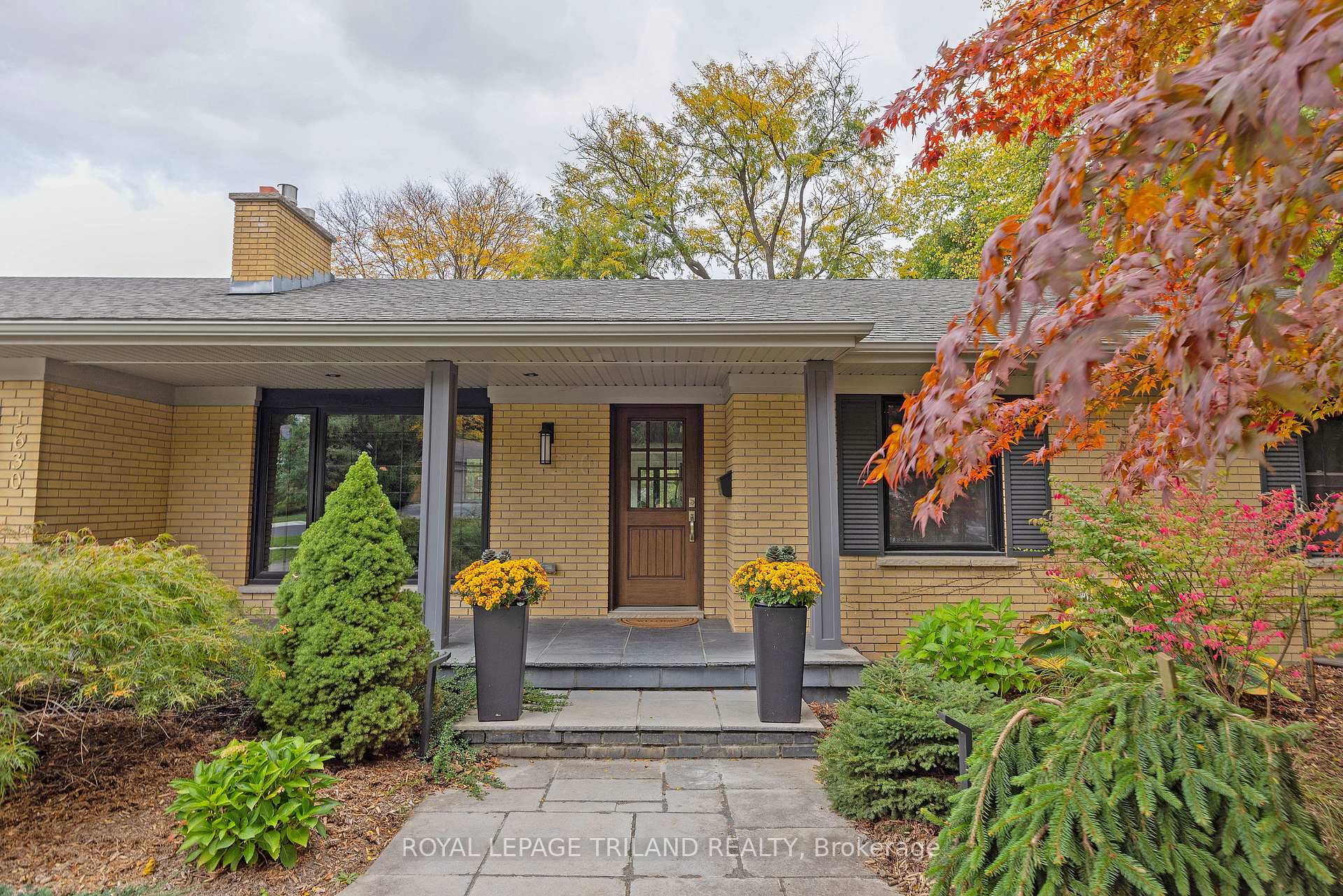 Photo 3 of 1630 Hillside Drive, London, North A — HOMEH