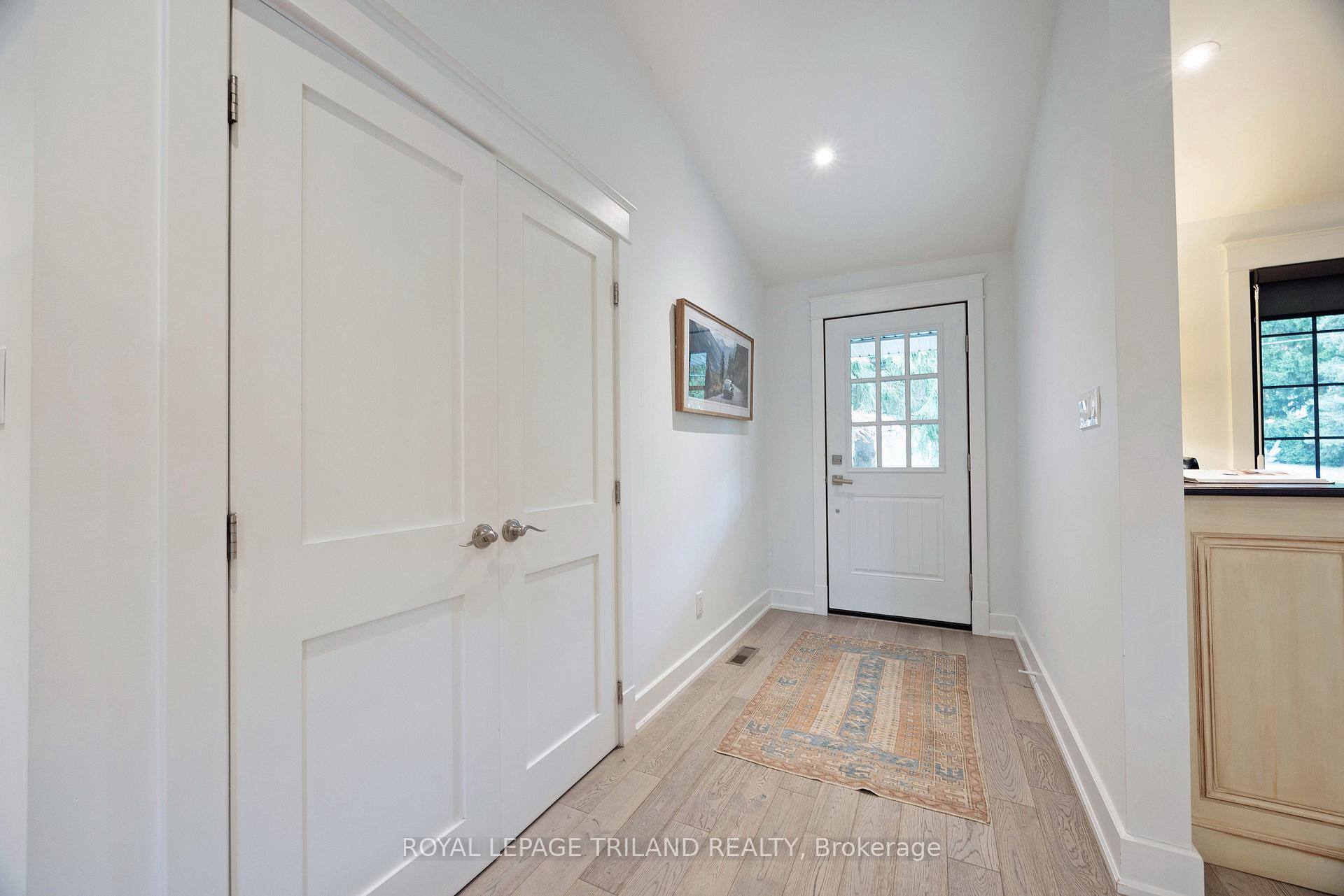 Photo 4 of 1630 Hillside Drive, London, North A — HOMEH