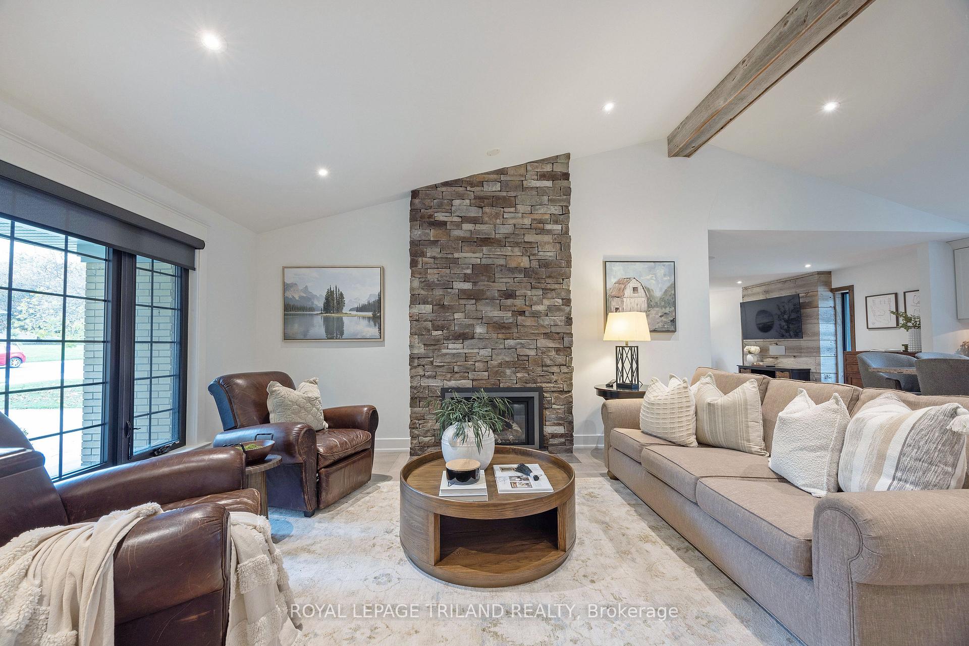 Photo 6 of 1630 Hillside Drive, London, North A — HOMEH