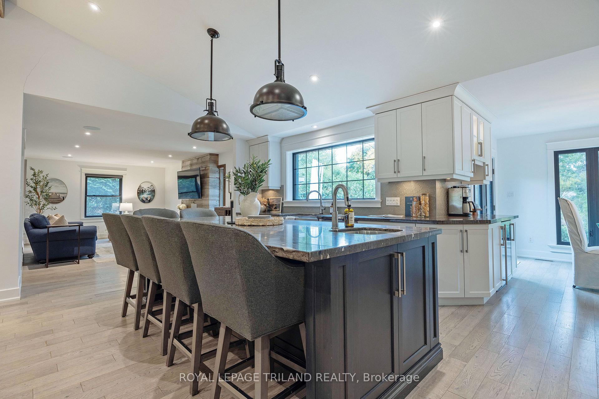 Photo 8 of 1630 Hillside Drive, London, North A — HOMEH