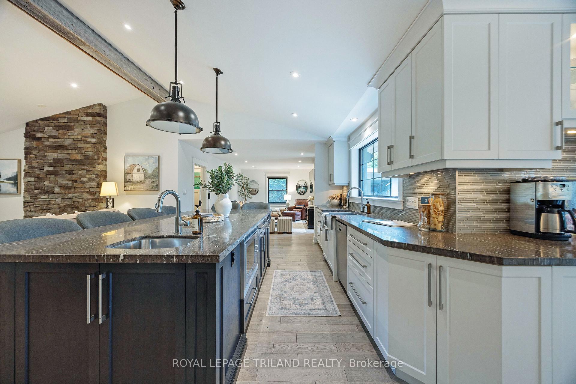 Photo 9 of 1630 Hillside Drive, London, North A — HOMEH