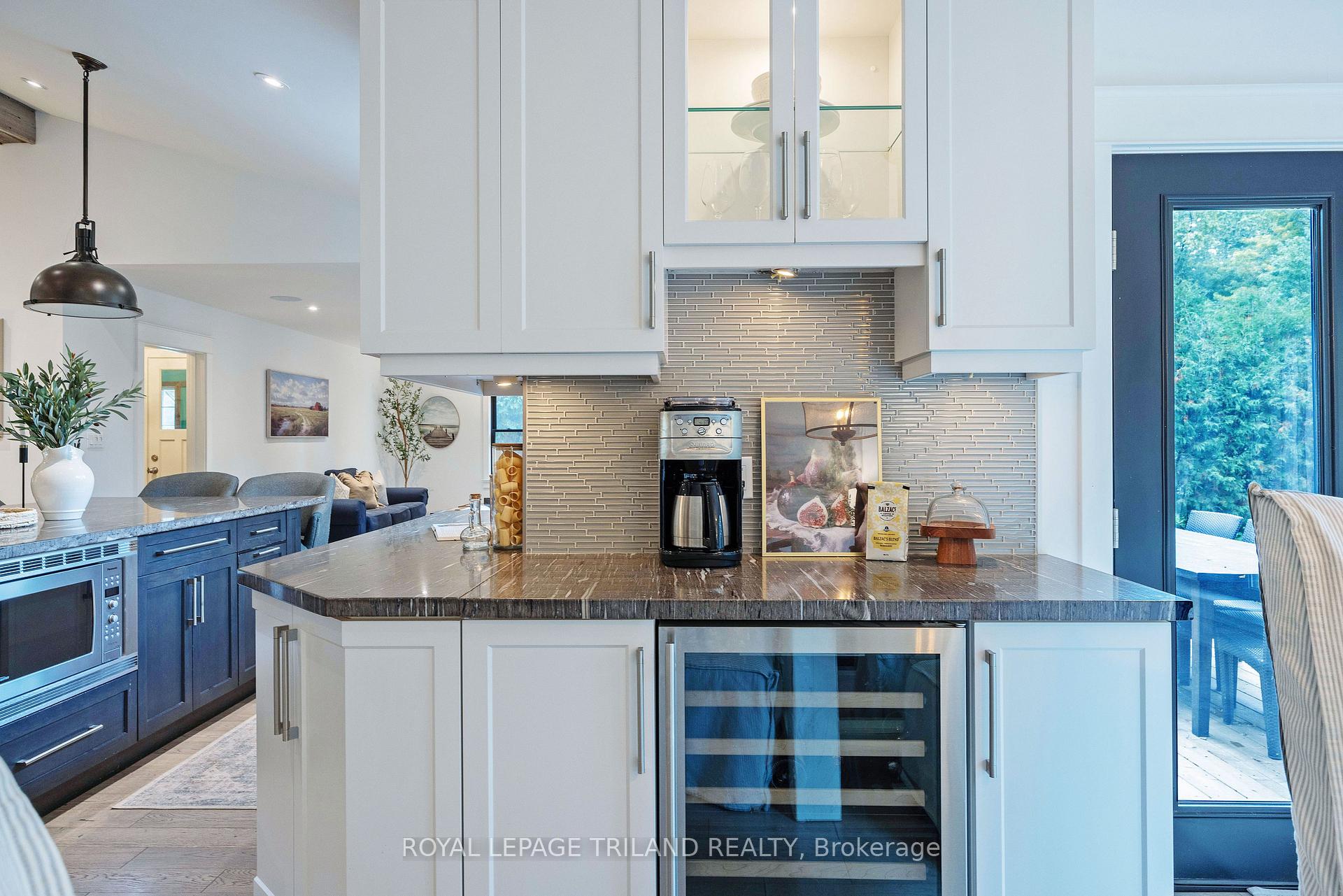 Photo 15 of 1630 Hillside Drive, London, North A — HOMEH