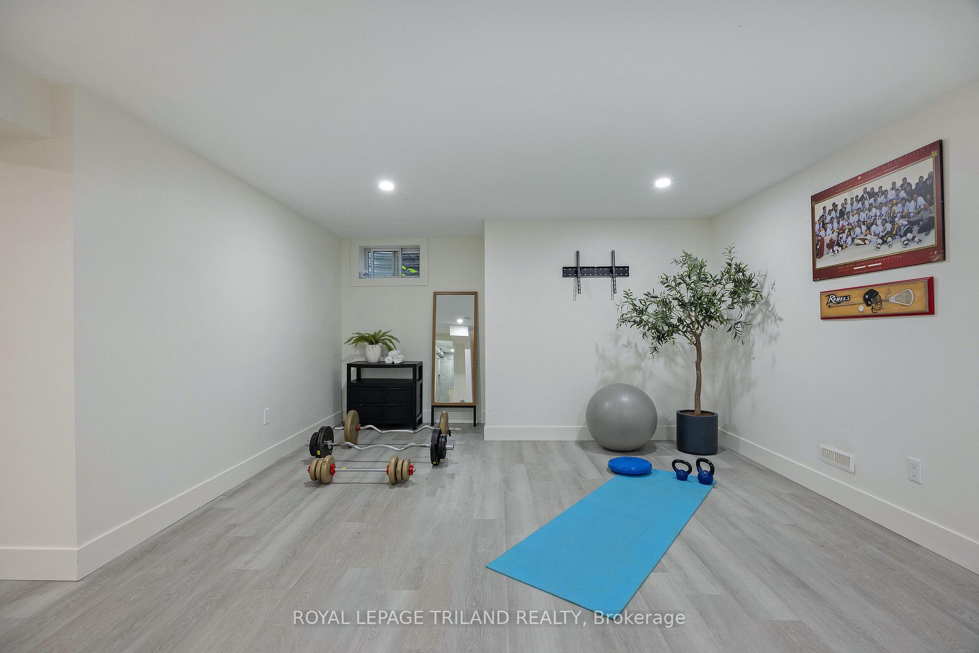 Photo 33 of 1630 Hillside Drive, London, North A — HOMEH