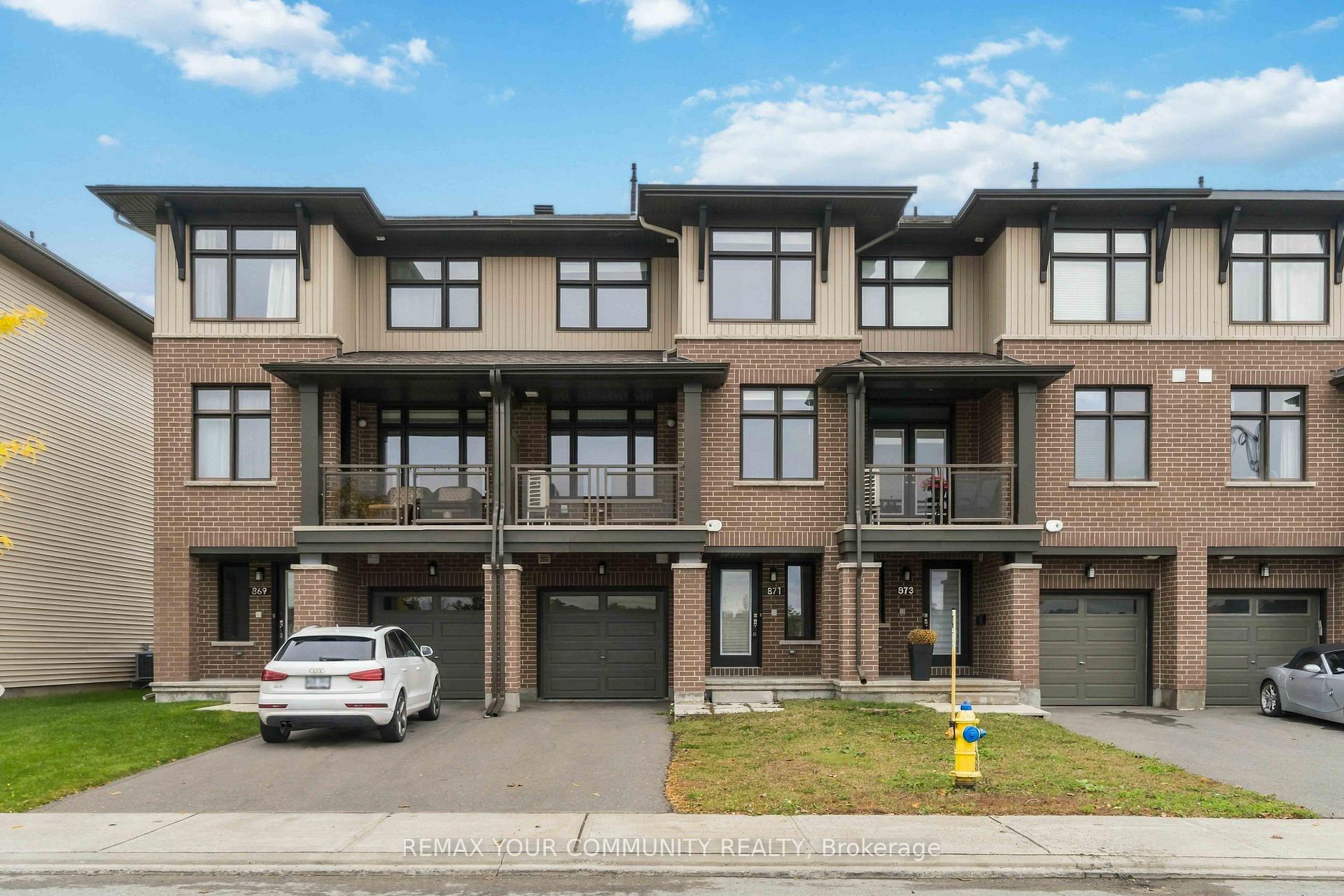 Photo of 871 Couloir Road