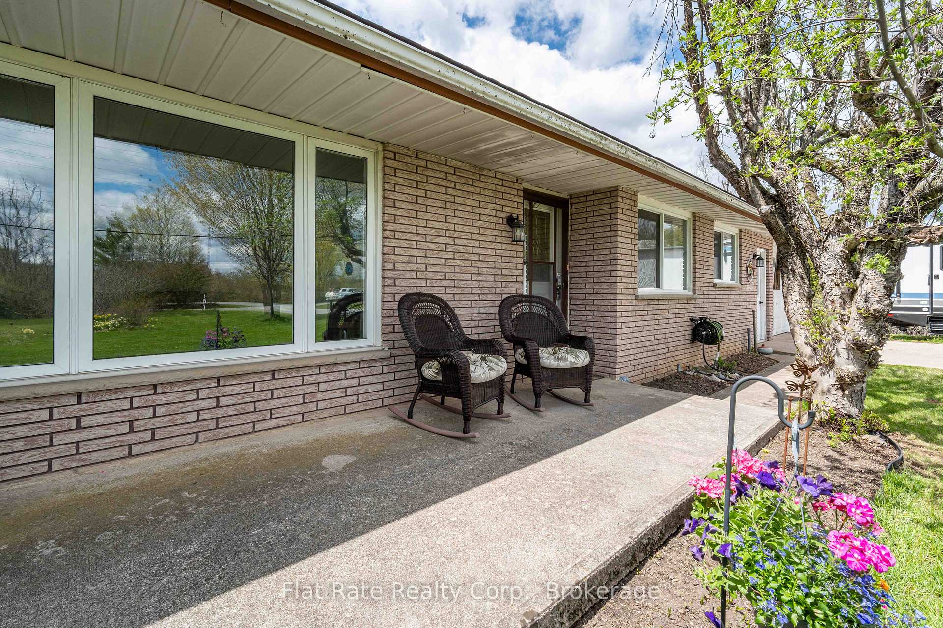Photo 3 of 2086 McCrackens Landing Road, Douro-Dummer — HOMEH