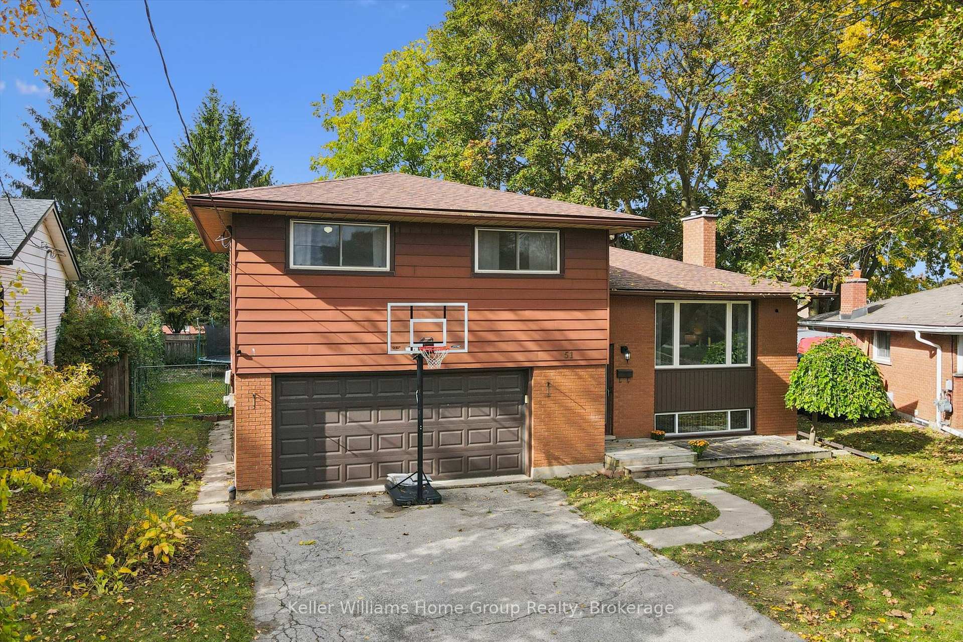 Photo 2 of 51 Lonsdale Drive, Guelph, Riverside Park — HOMEH