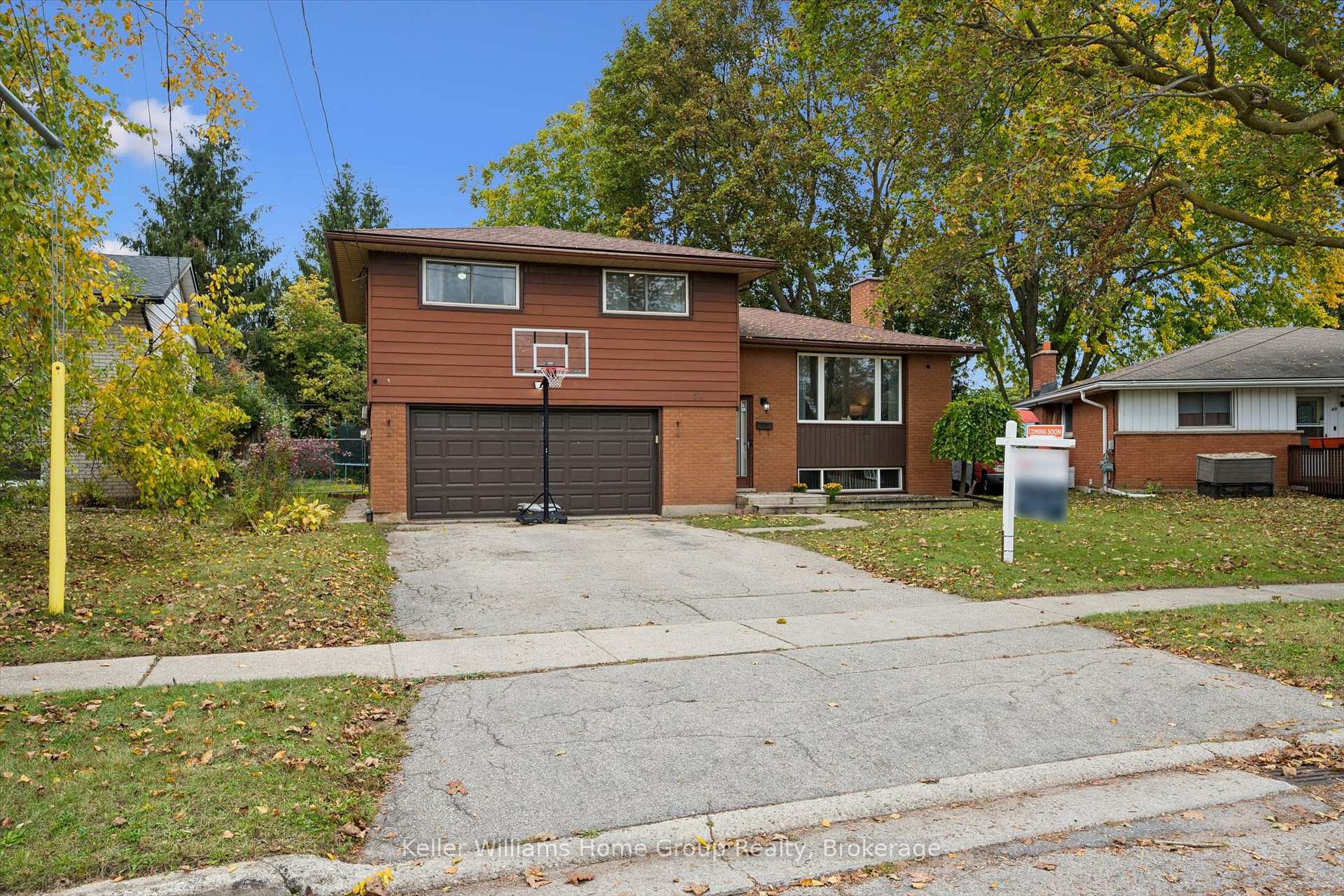 Photo 4 of 51 Lonsdale Drive, Guelph, Riverside Park — HOMEH