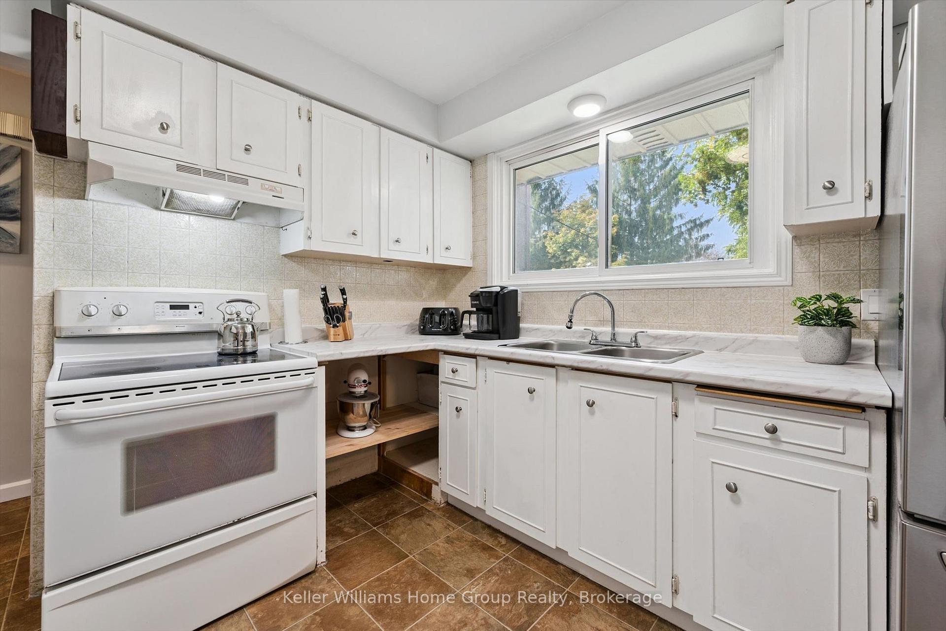 Photo 13 of 51 Lonsdale Drive, Guelph, Riverside Park — HOMEH