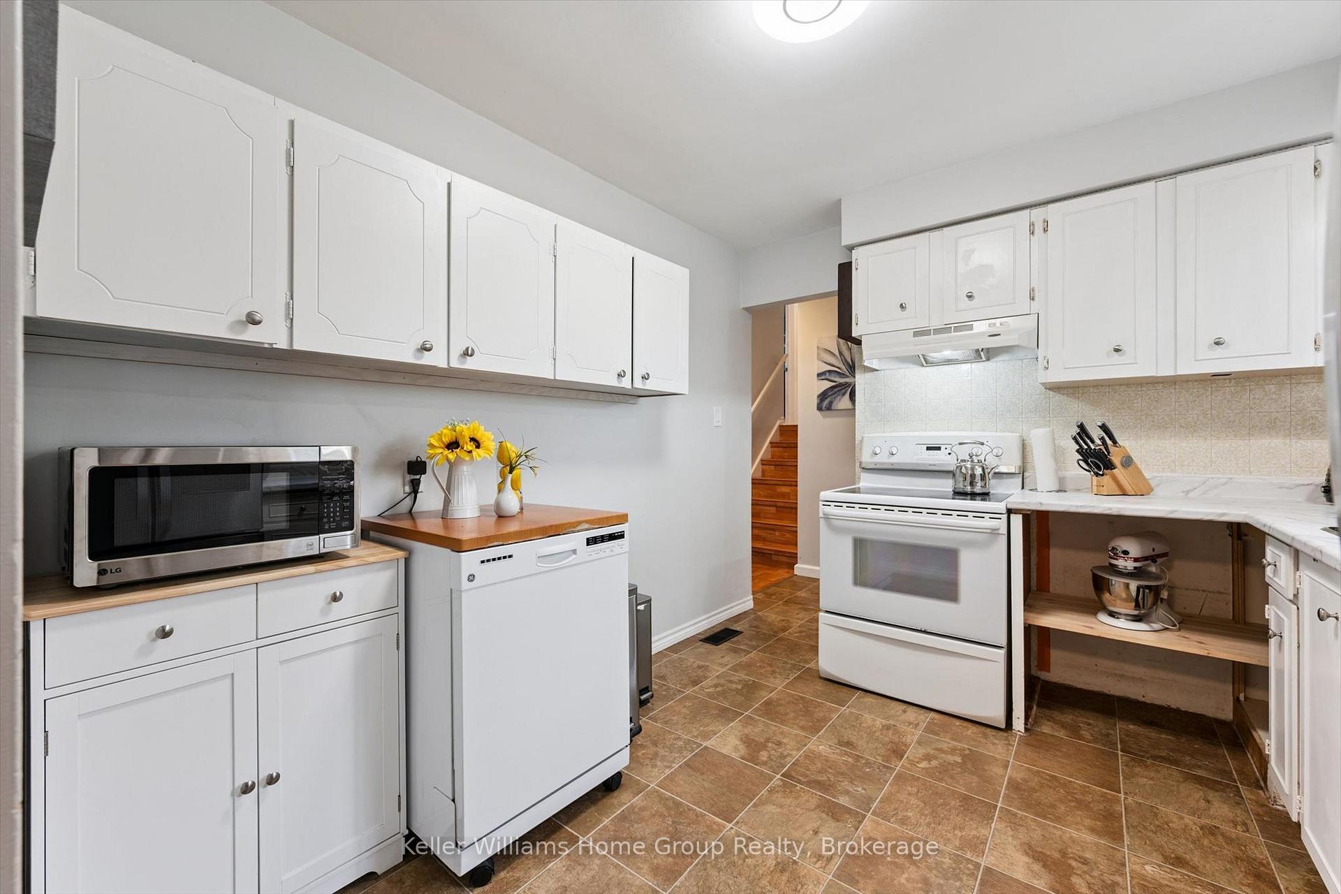 Photo 16 of 51 Lonsdale Drive, Guelph, Riverside Park — HOMEH