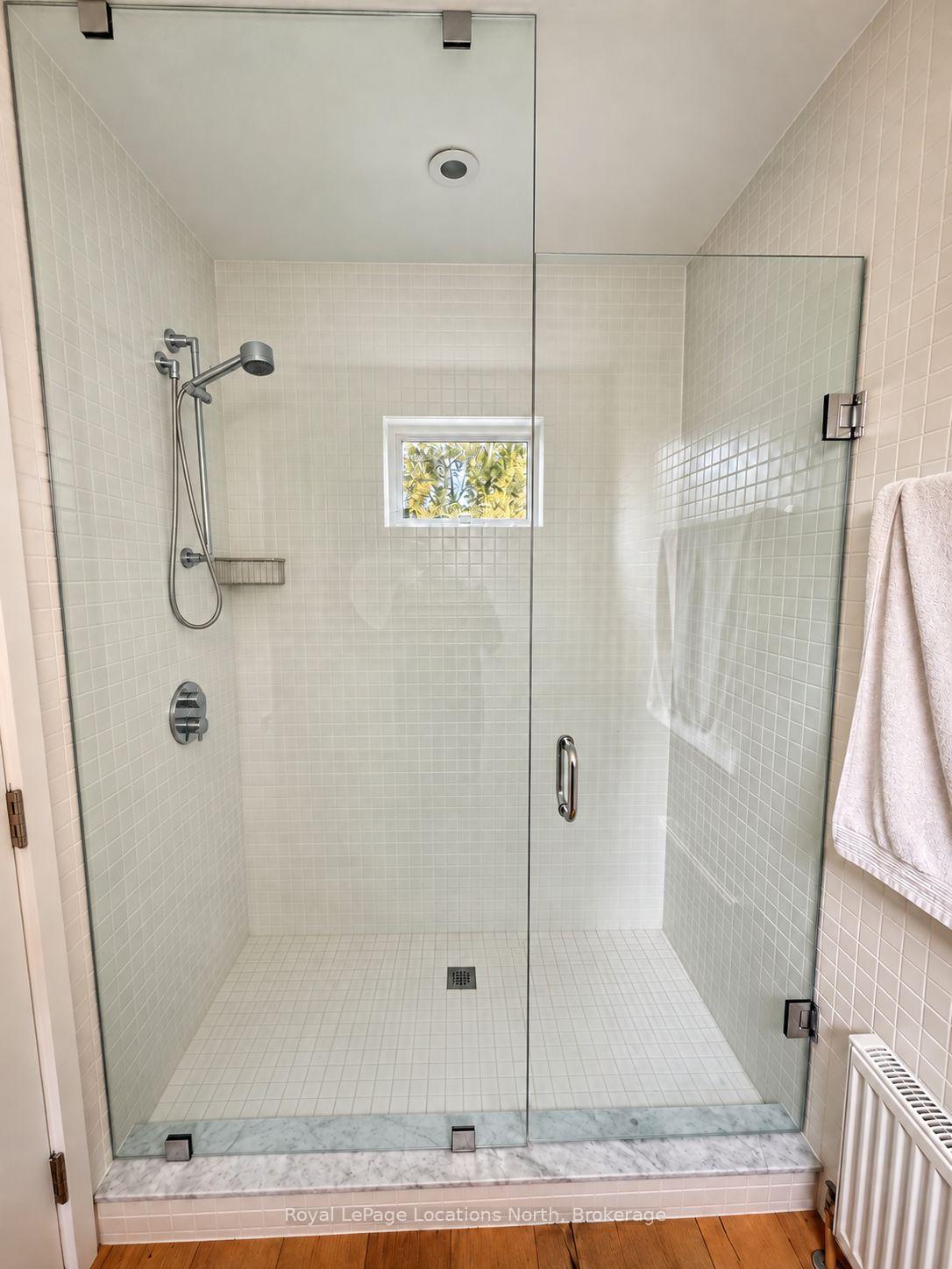Photo 22 of 21 Buckingham Boulevard, Clearview, Rural Clearview — HOMEH
