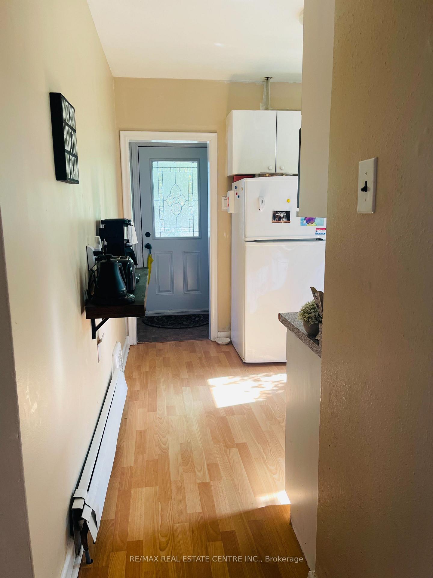 Photo 5 of Unit Main Level, 34 Singleton Road, Scarborough, Wexford-Maryvale — HOMEH