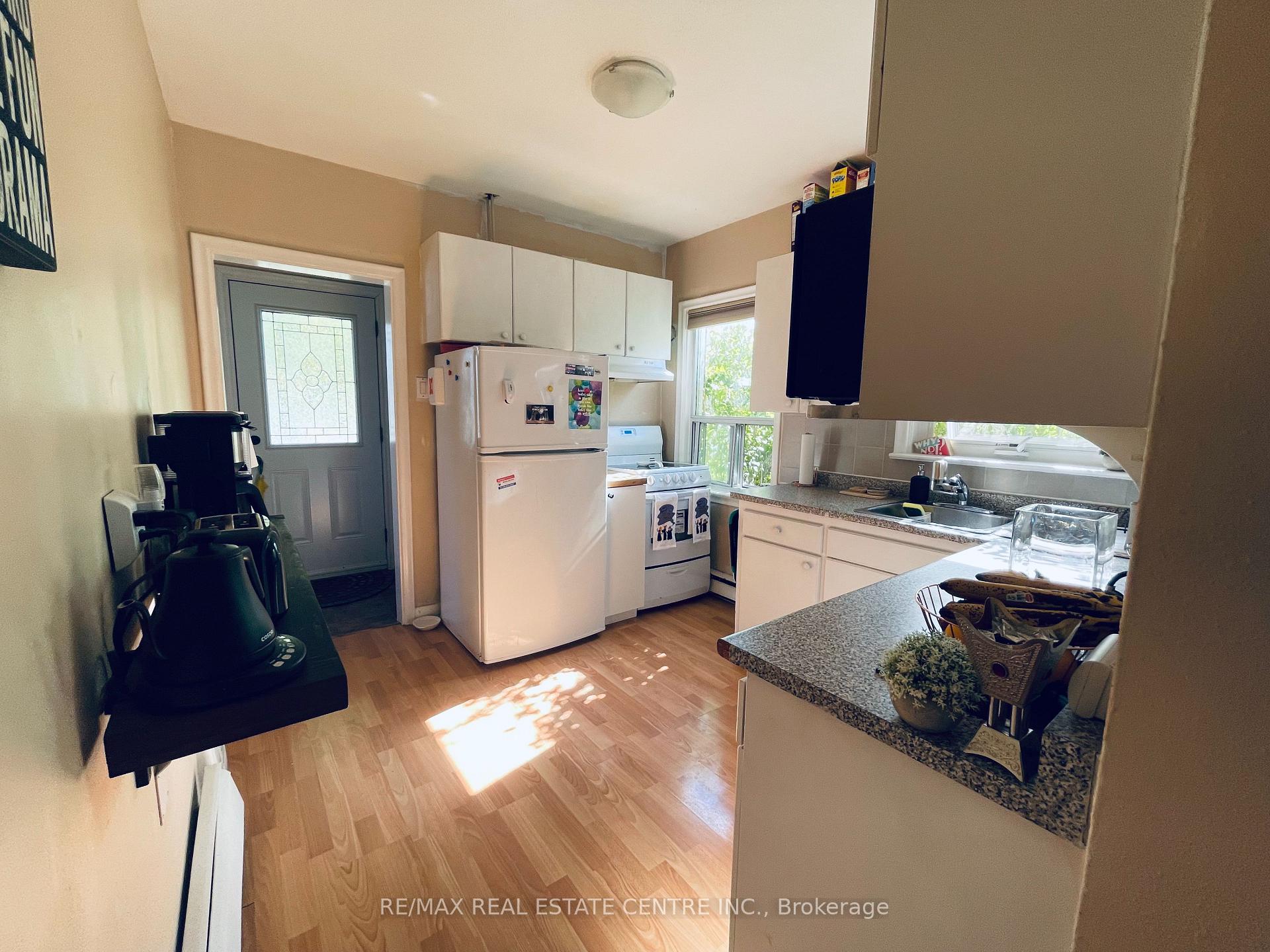 Photo 6 of Unit Main Level, 34 Singleton Road, Scarborough, Wexford-Maryvale — HOMEH
