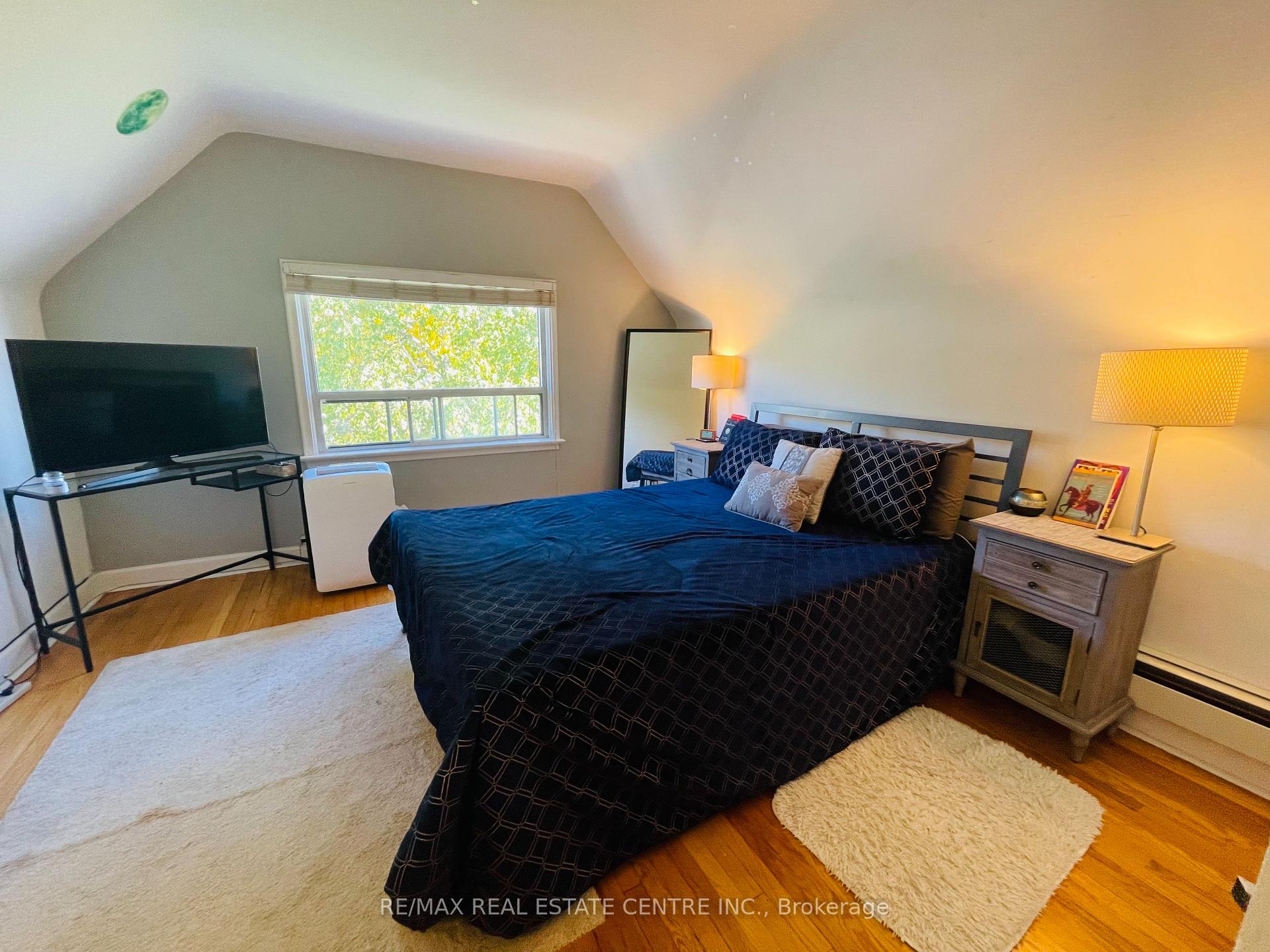 Photo 11 of Unit Main Level, 34 Singleton Road, Scarborough, Wexford-Maryvale — HOMEH