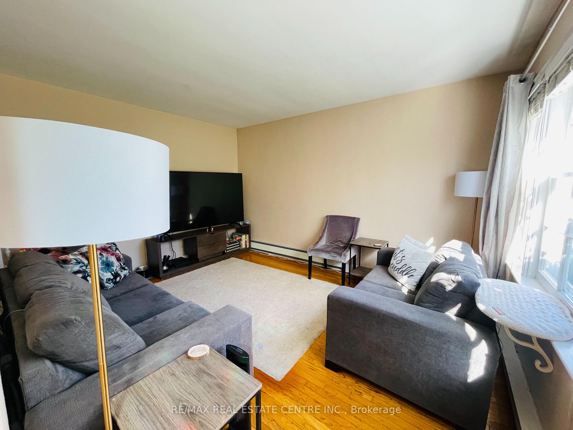 Photo 16 of Unit Main Level, 34 Singleton Road, Scarborough, Wexford-Maryvale — HOMEH