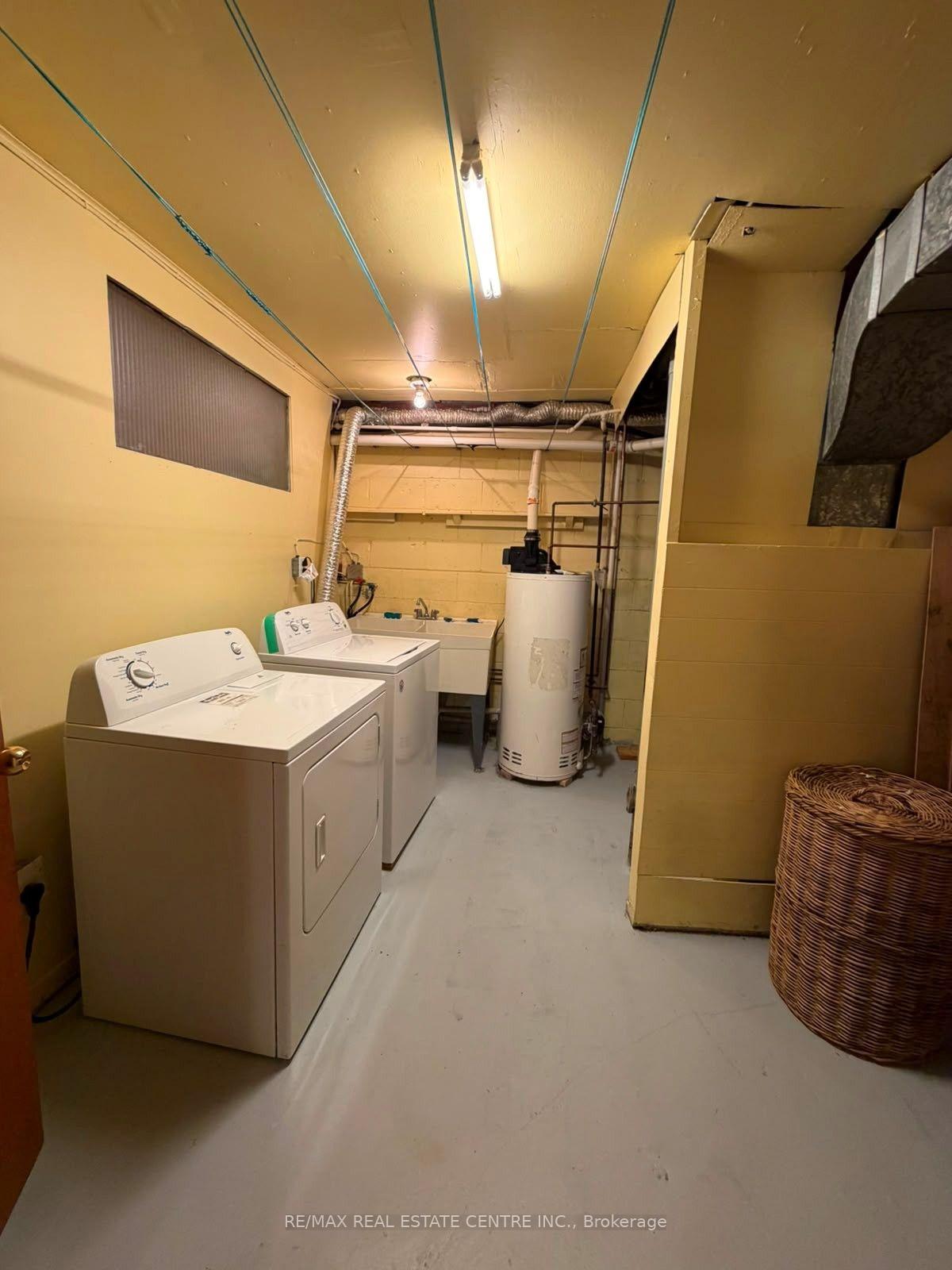 Photo 12 of Unit Basement, 82 Sharpecroft Boulevard, North York, York University Heights — HOMEH