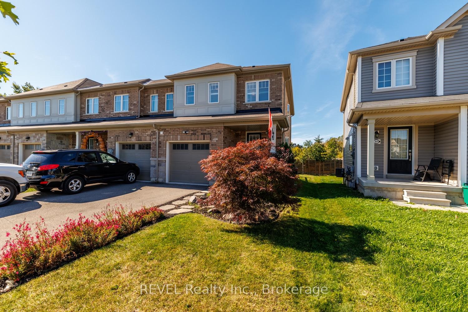 Photo 2 of 166 Esther Crescent, Thorold, Hurricane/Merrittville — HOMEH