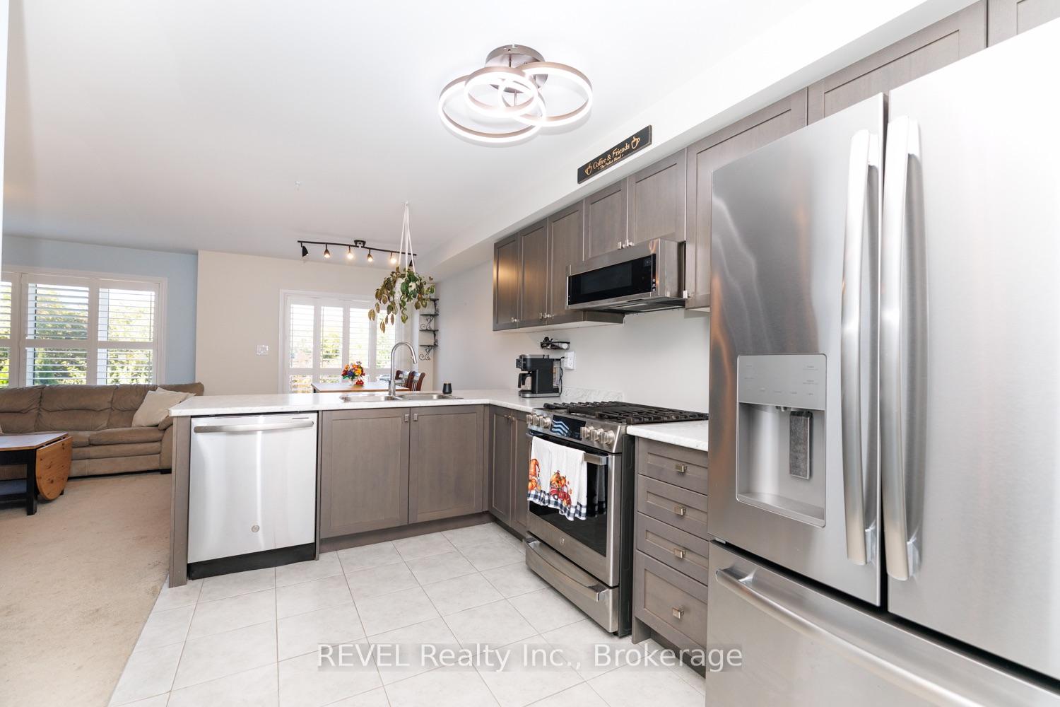 Photo 8 of 166 Esther Crescent, Thorold, Hurricane/Merrittville — HOMEH