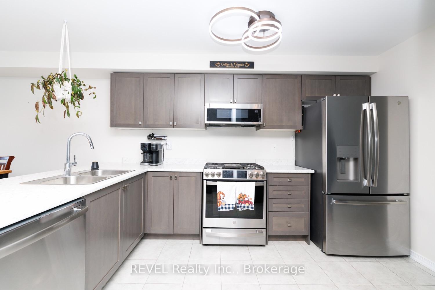 Photo 9 of 166 Esther Crescent, Thorold, Hurricane/Merrittville — HOMEH