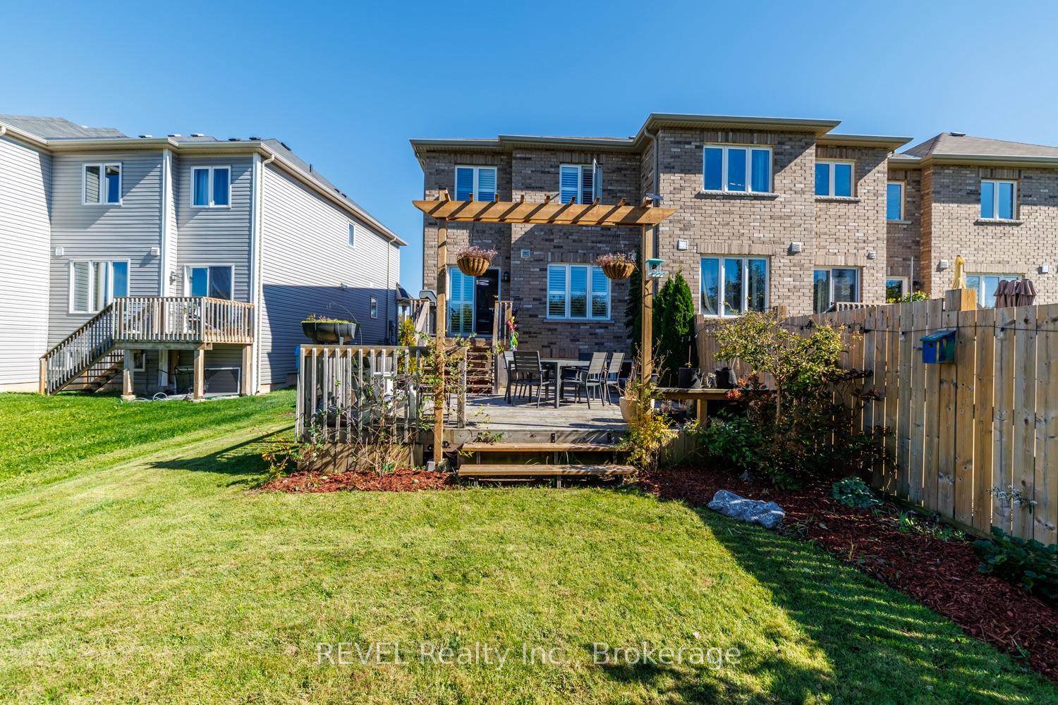 Photo 32 of 166 Esther Crescent, Thorold, Hurricane/Merrittville — HOMEH