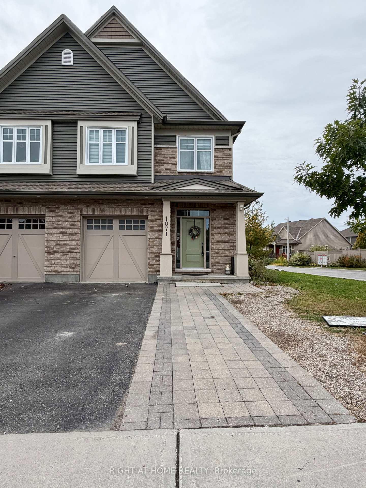 Photo of 1071 Cobble hill Drive