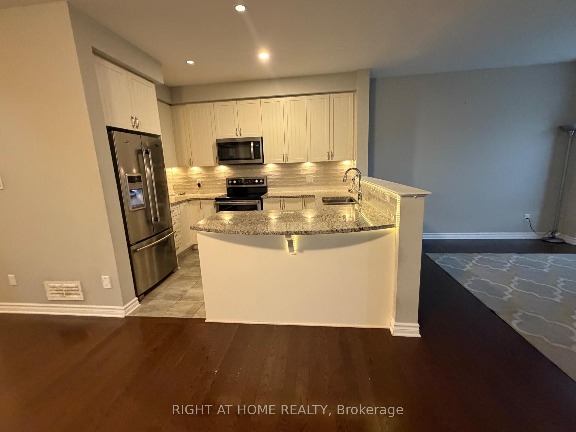 Photo 4 of 1071 Cobble hill Drive, Ottawa, Barrhaven - Cedargrove/Fraserdale — HOMEH