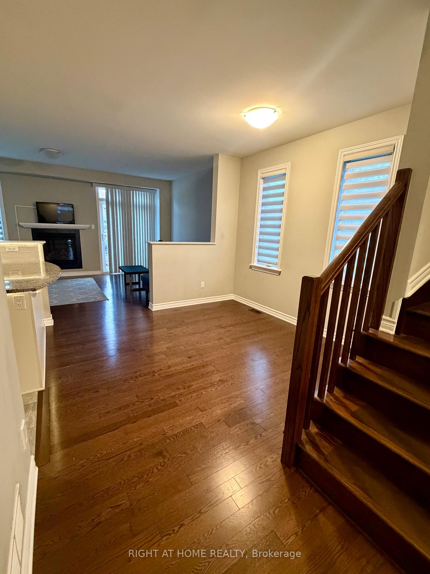 Photo 5 of 1071 Cobble hill Drive, Ottawa, Barrhaven - Cedargrove/Fraserdale — HOMEH