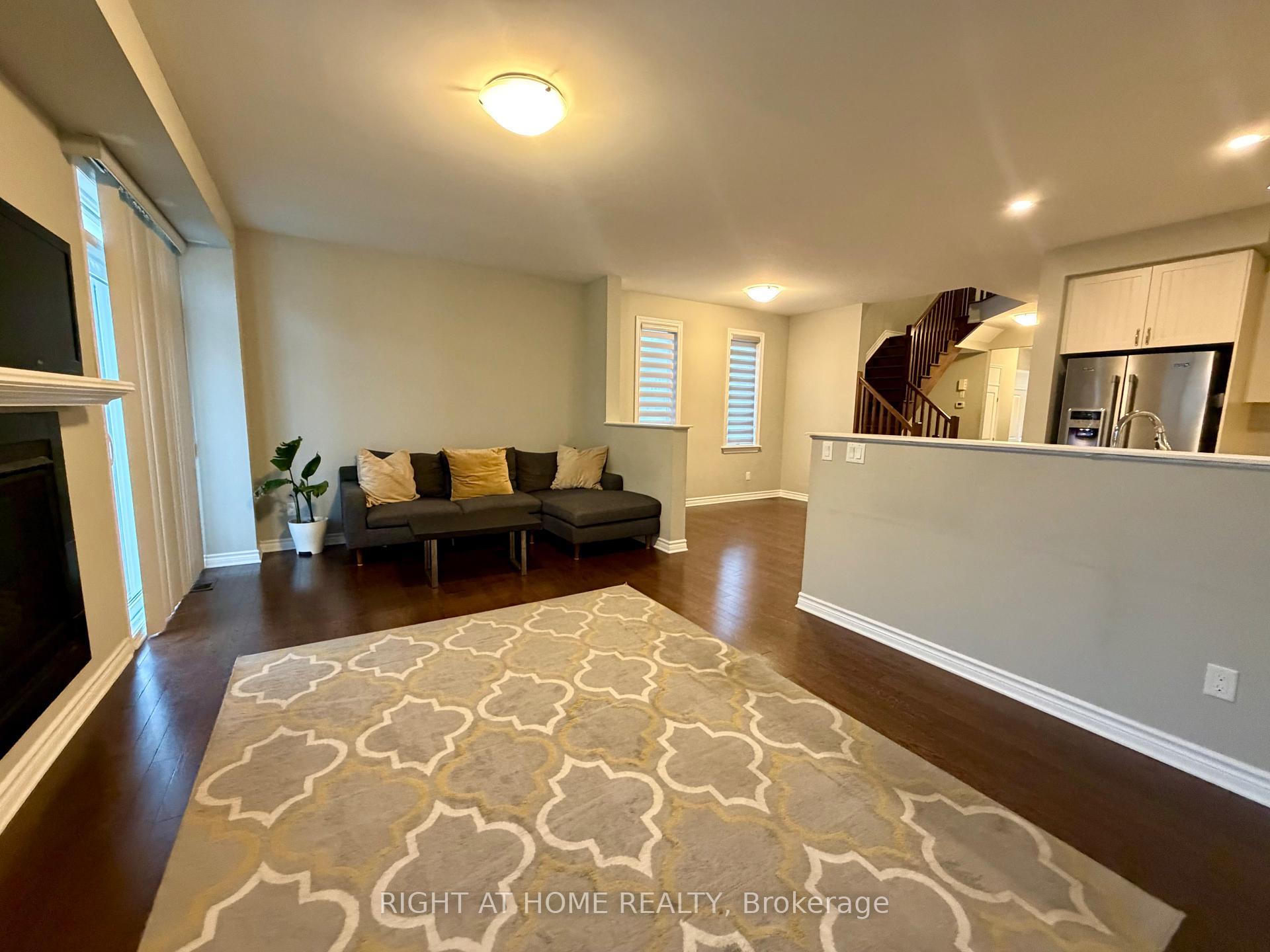 Photo 8 of 1071 Cobble hill Drive, Ottawa, Barrhaven - Cedargrove/Fraserdale — HOMEH