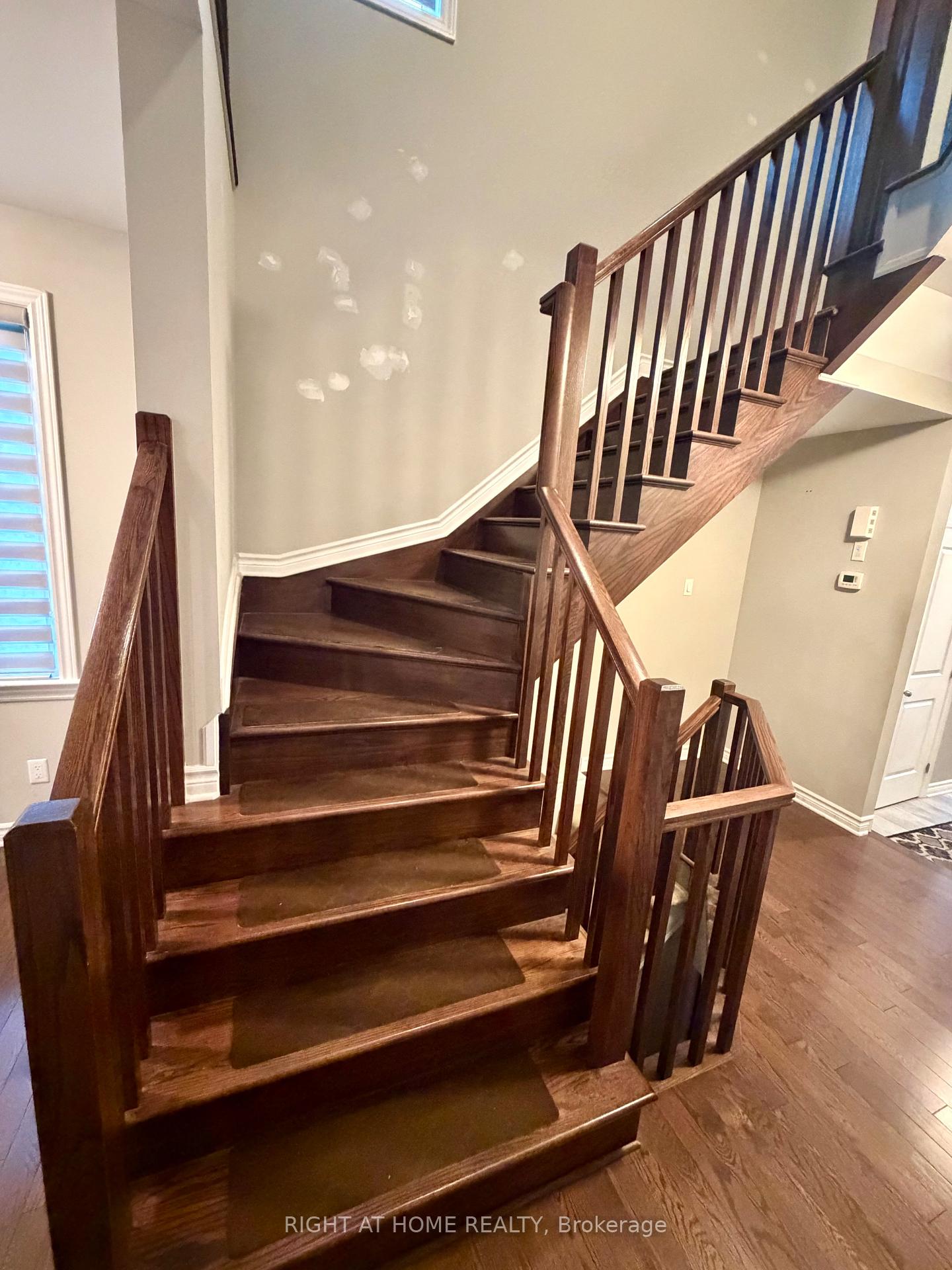 Photo 9 of 1071 Cobble hill Drive, Ottawa, Barrhaven - Cedargrove/Fraserdale — HOMEH