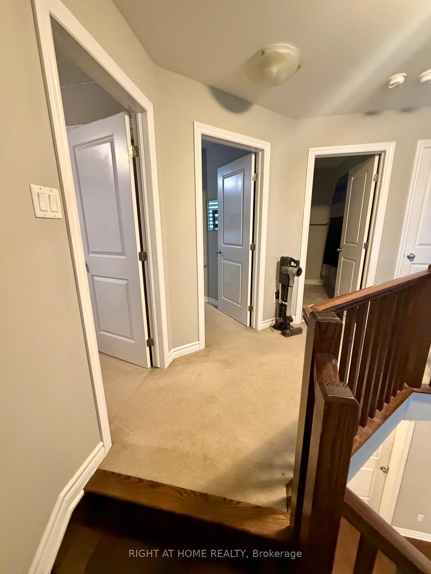 Photo 11 of 1071 Cobble hill Drive, Ottawa, Barrhaven - Cedargrove/Fraserdale — HOMEH