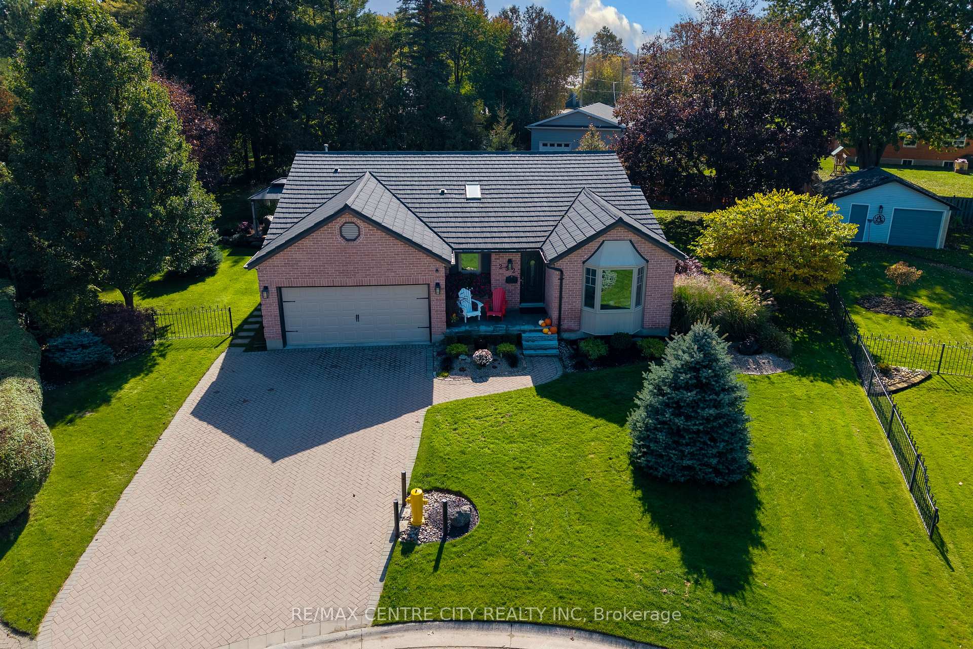 Photo 7 of 252 Mill Pond Crescent, Strathroy-Caradoc, NE — HOMEH