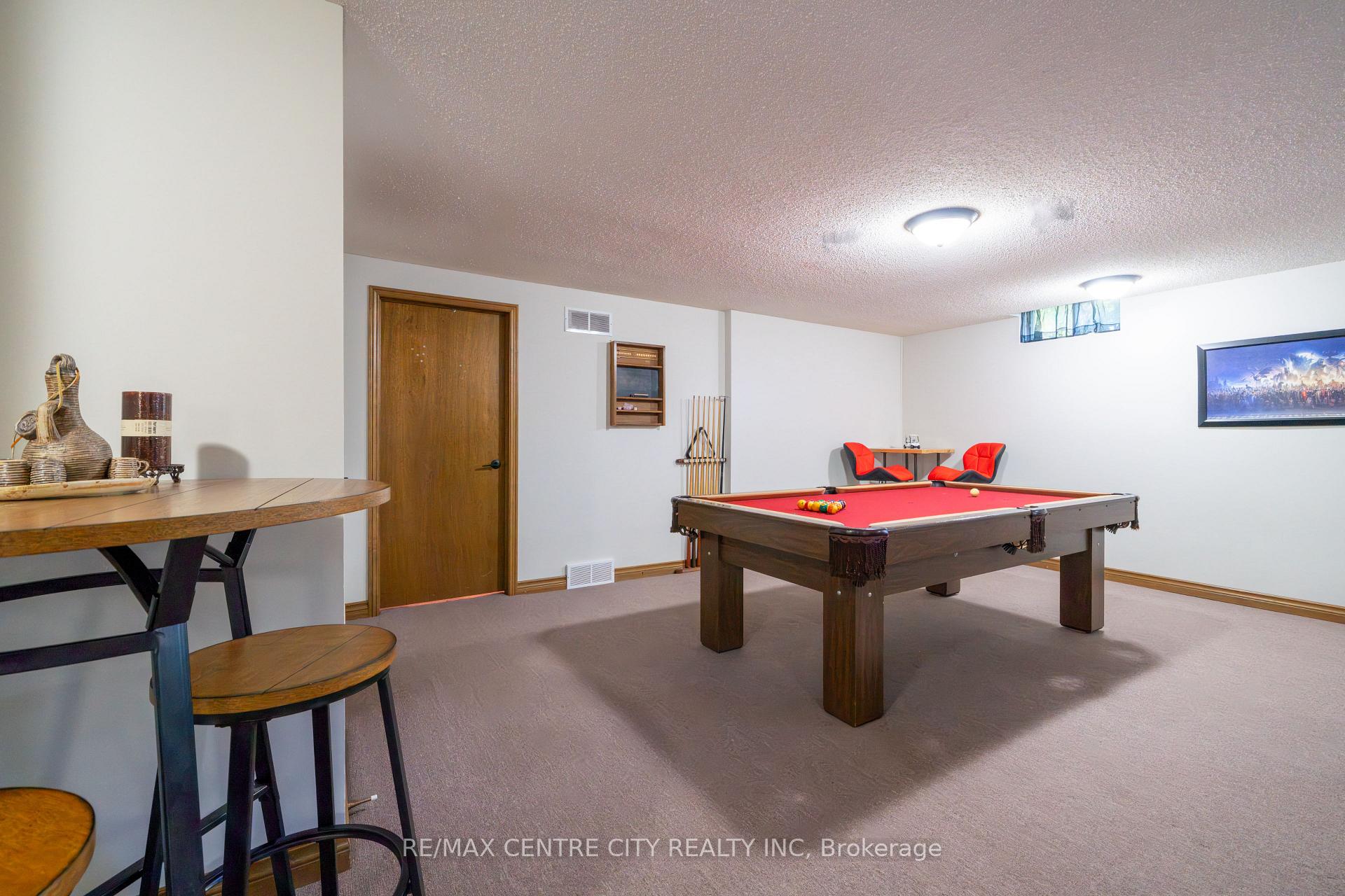 Photo 32 of 252 Mill Pond Crescent, Strathroy-Caradoc, NE — HOMEH