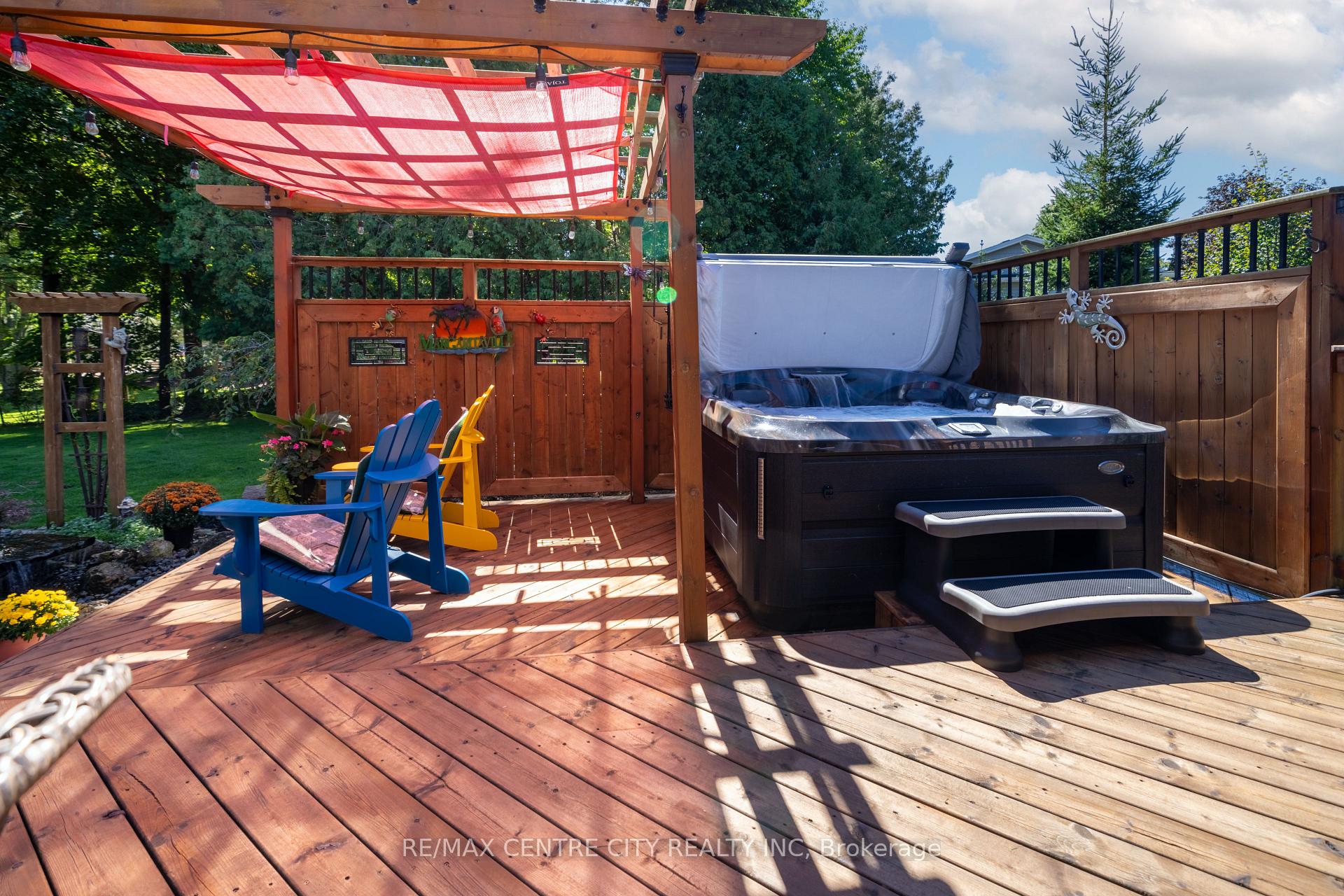 Photo 38 of 252 Mill Pond Crescent, Strathroy-Caradoc, NE — HOMEH
