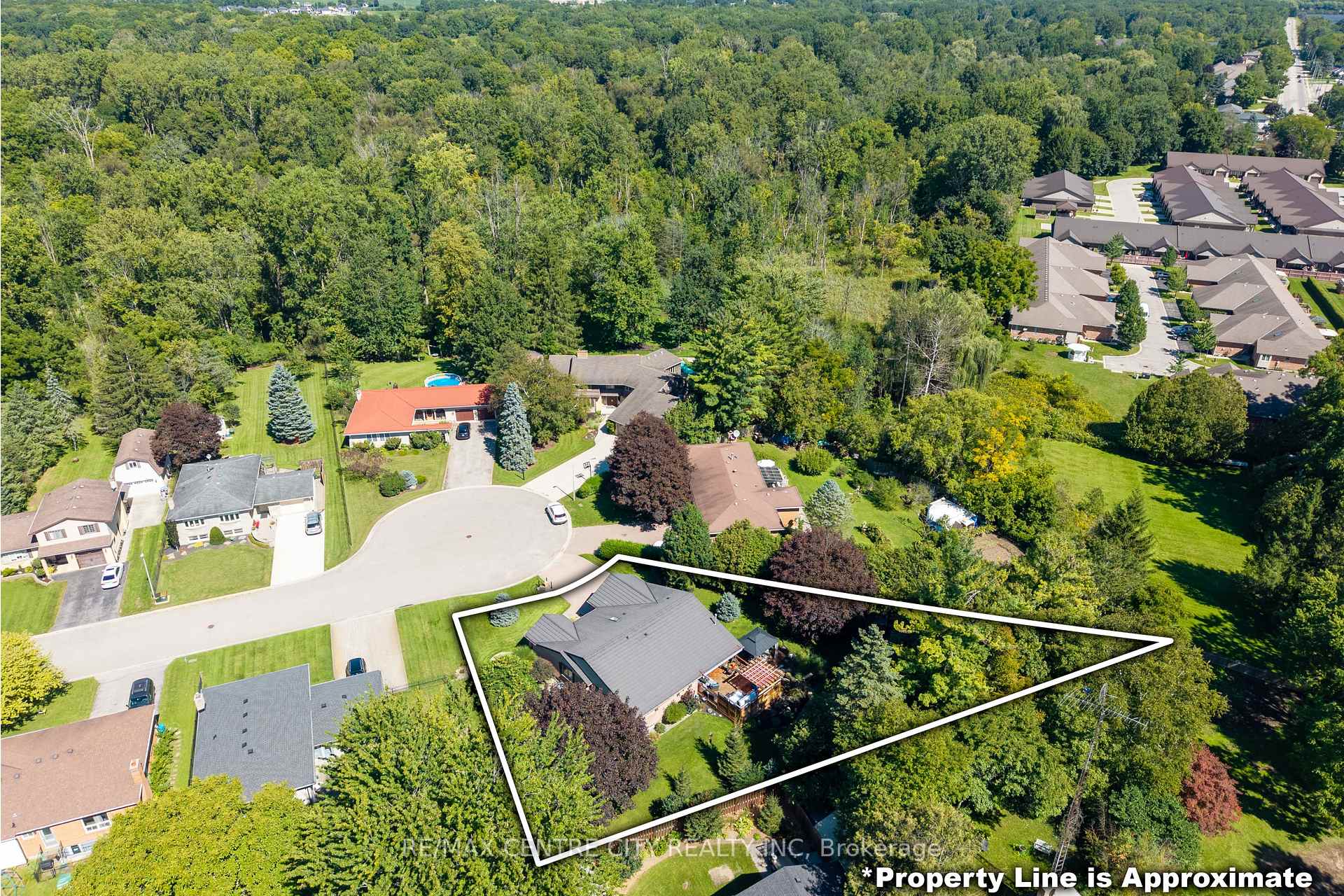 Photo 42 of 252 Mill Pond Crescent, Strathroy-Caradoc, NE — HOMEH