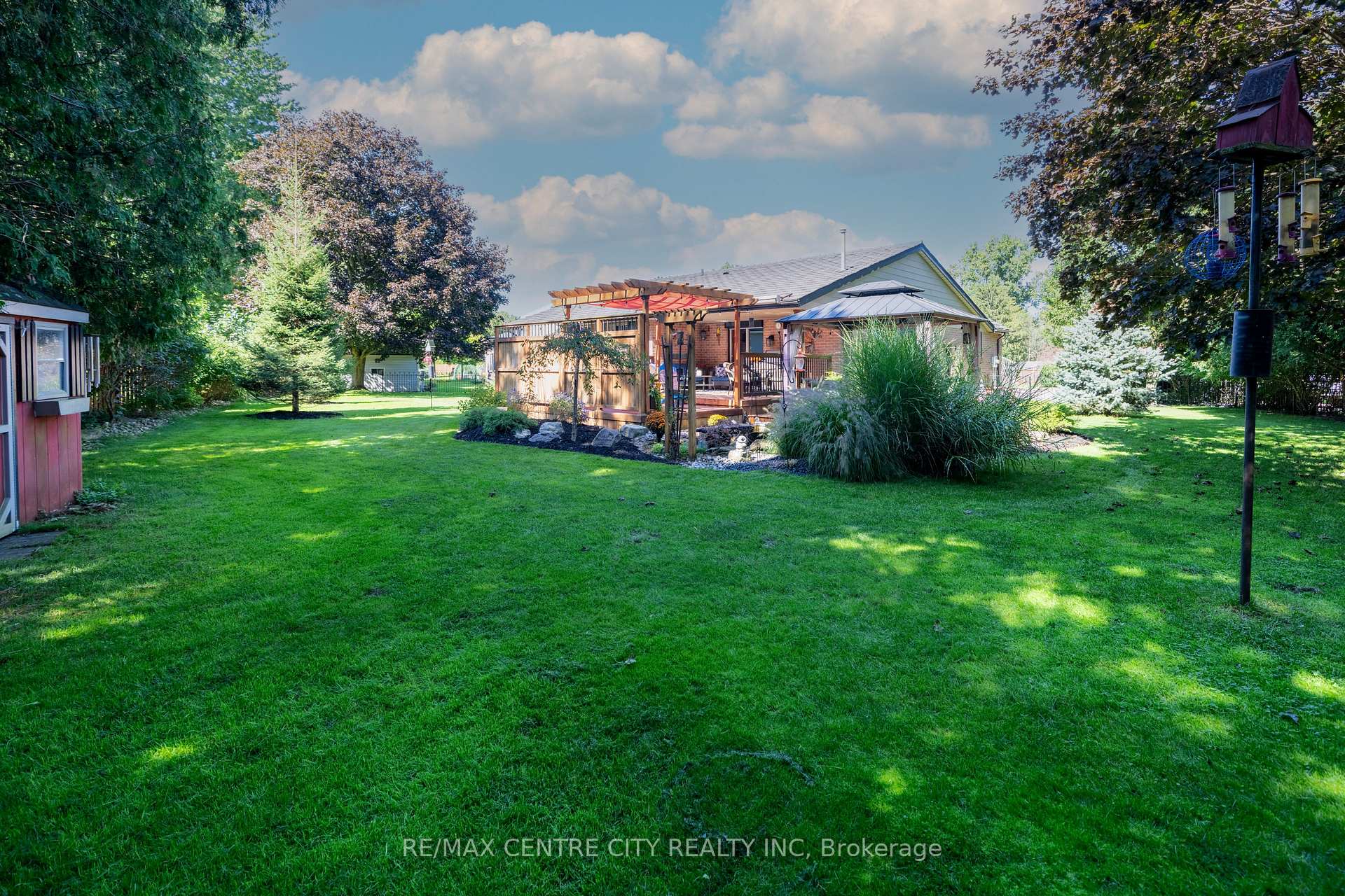 Photo 43 of 252 Mill Pond Crescent, Strathroy-Caradoc, NE — HOMEH