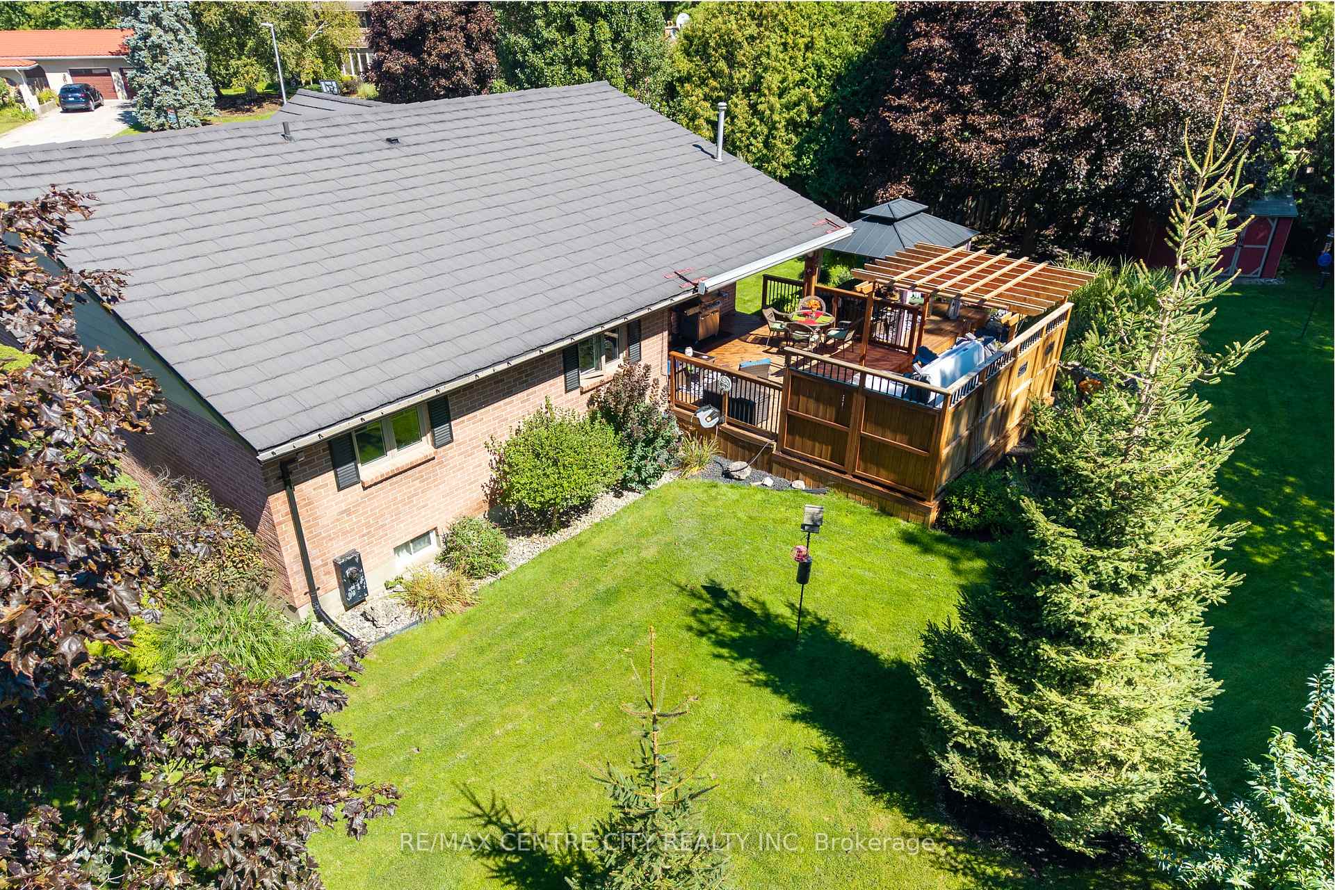 Photo 46 of 252 Mill Pond Crescent, Strathroy-Caradoc, NE — HOMEH