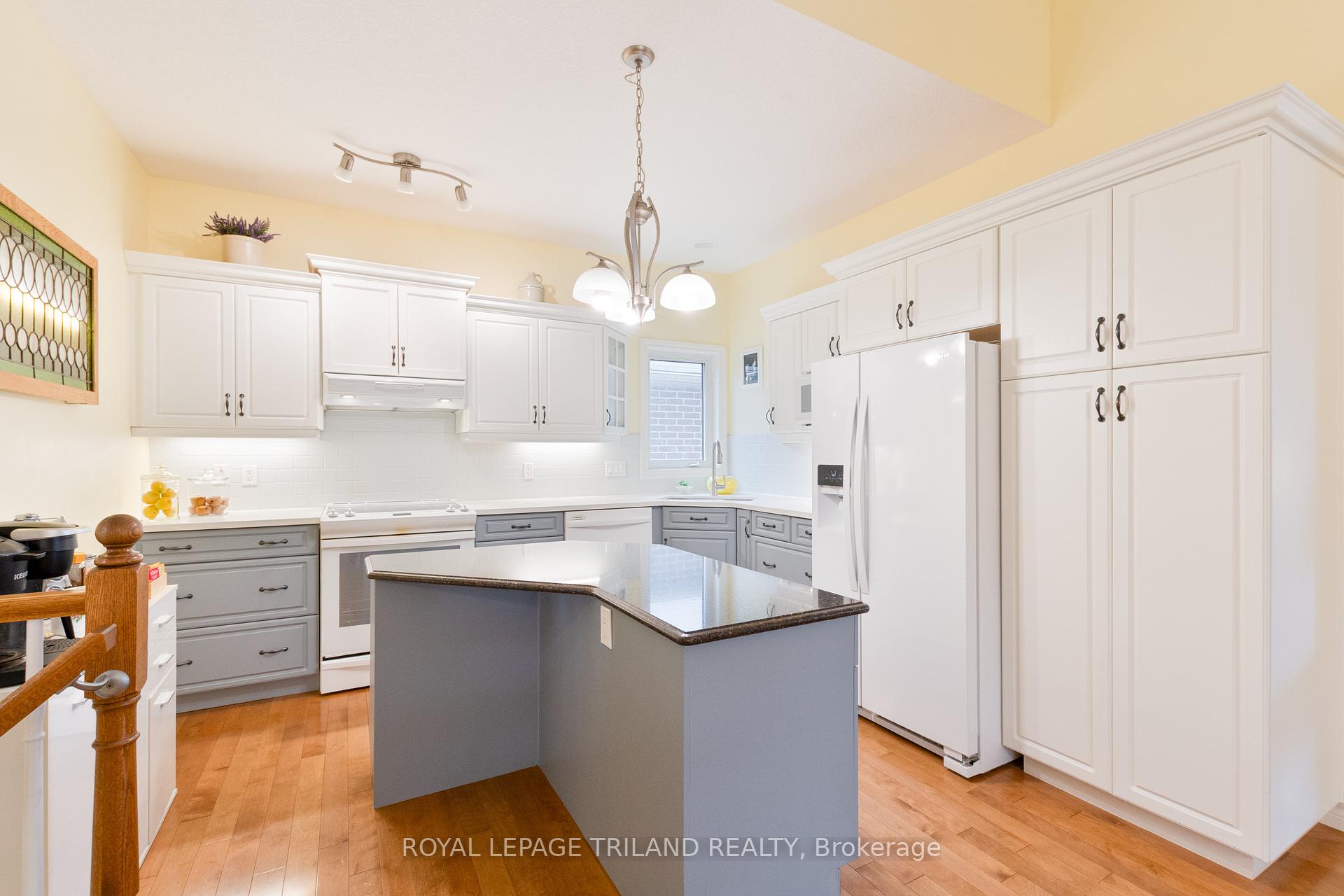 Photo 4 of 87 Pine Valley Drive, St. Thomas — HOMEH