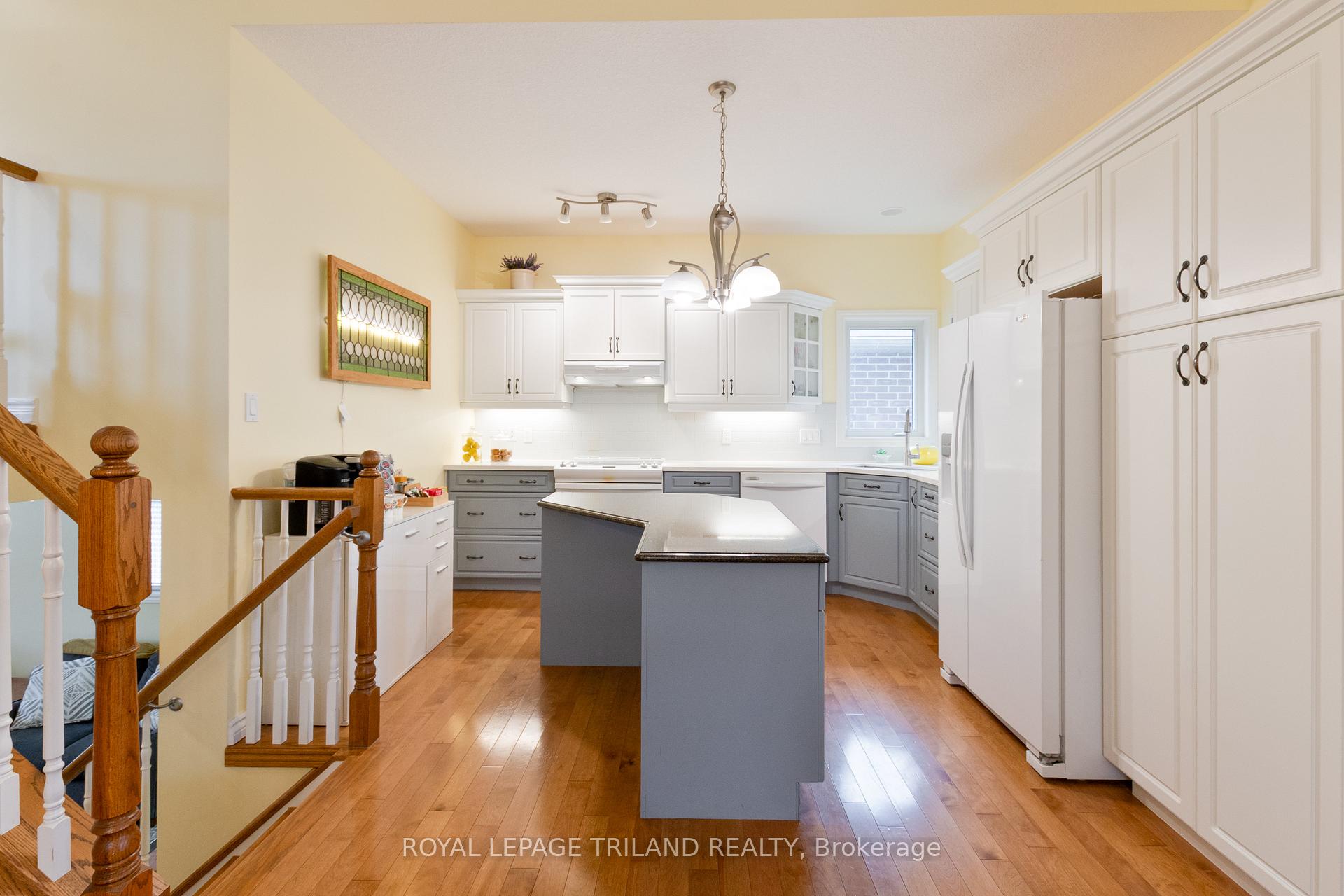 Photo 12 of 87 Pine Valley Drive, St. Thomas — HOMEH