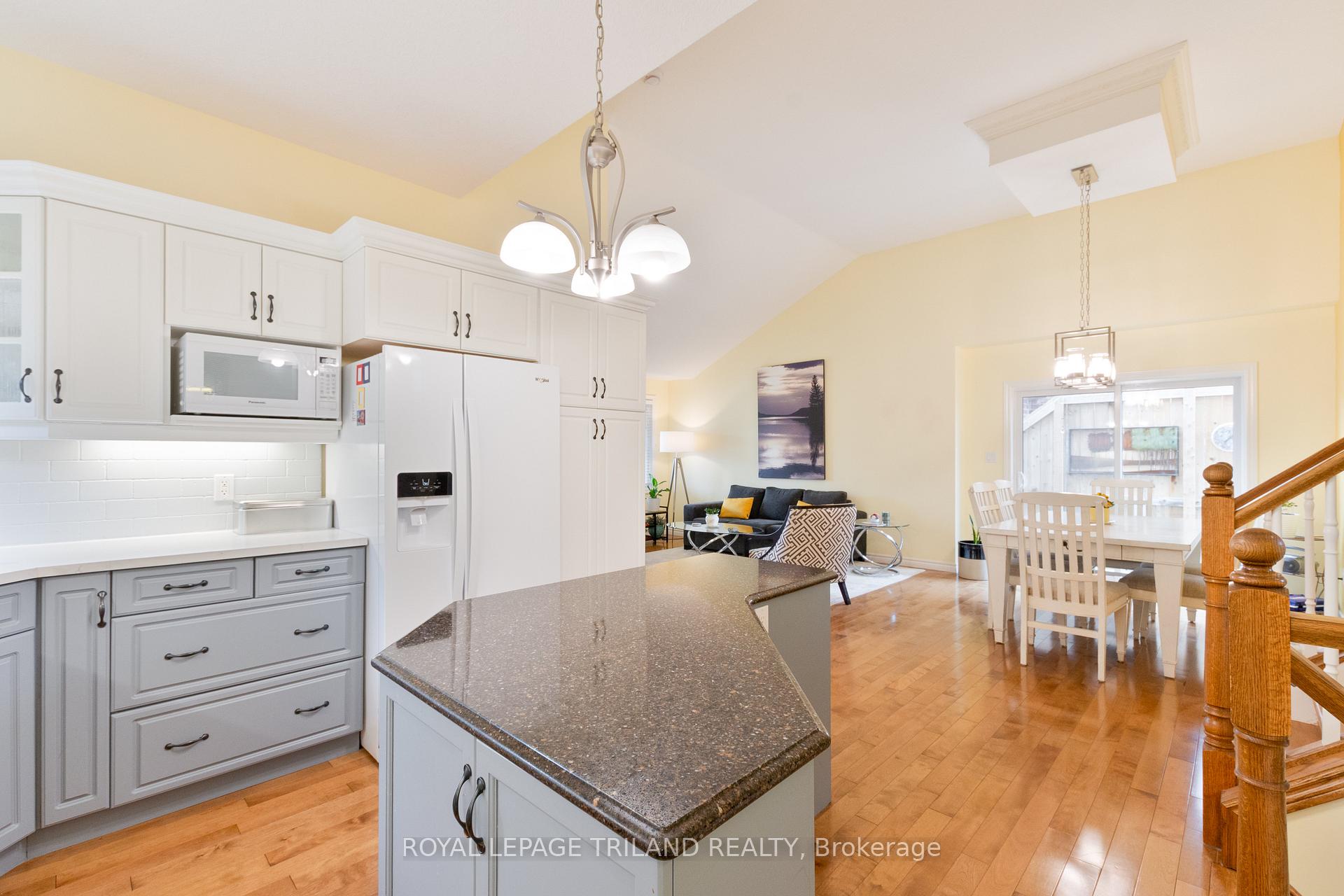 Photo 14 of 87 Pine Valley Drive, St. Thomas — HOMEH