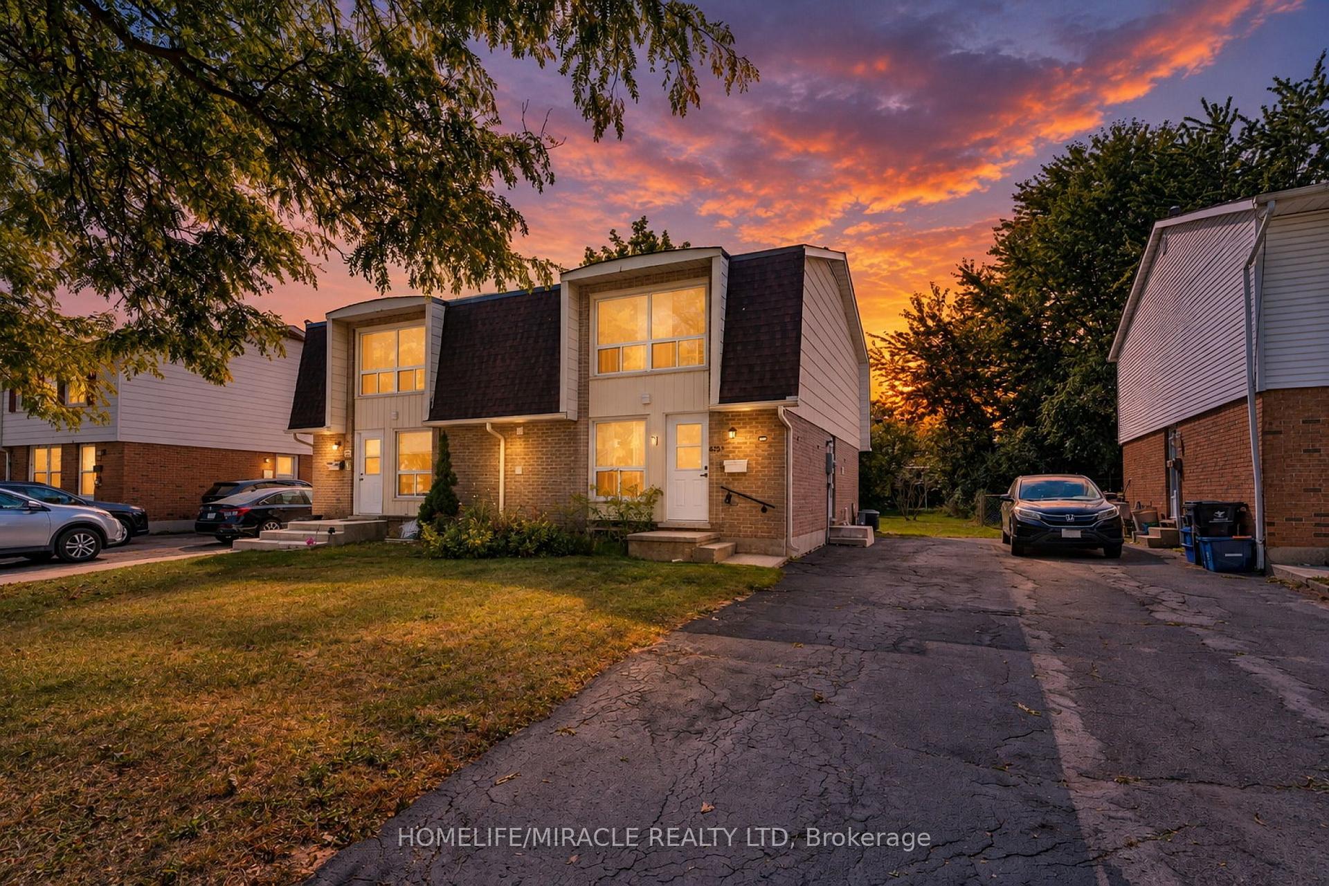 Photo 4 of Unit B, 425 Dunvegan Drive, Waterloo — HOMEH