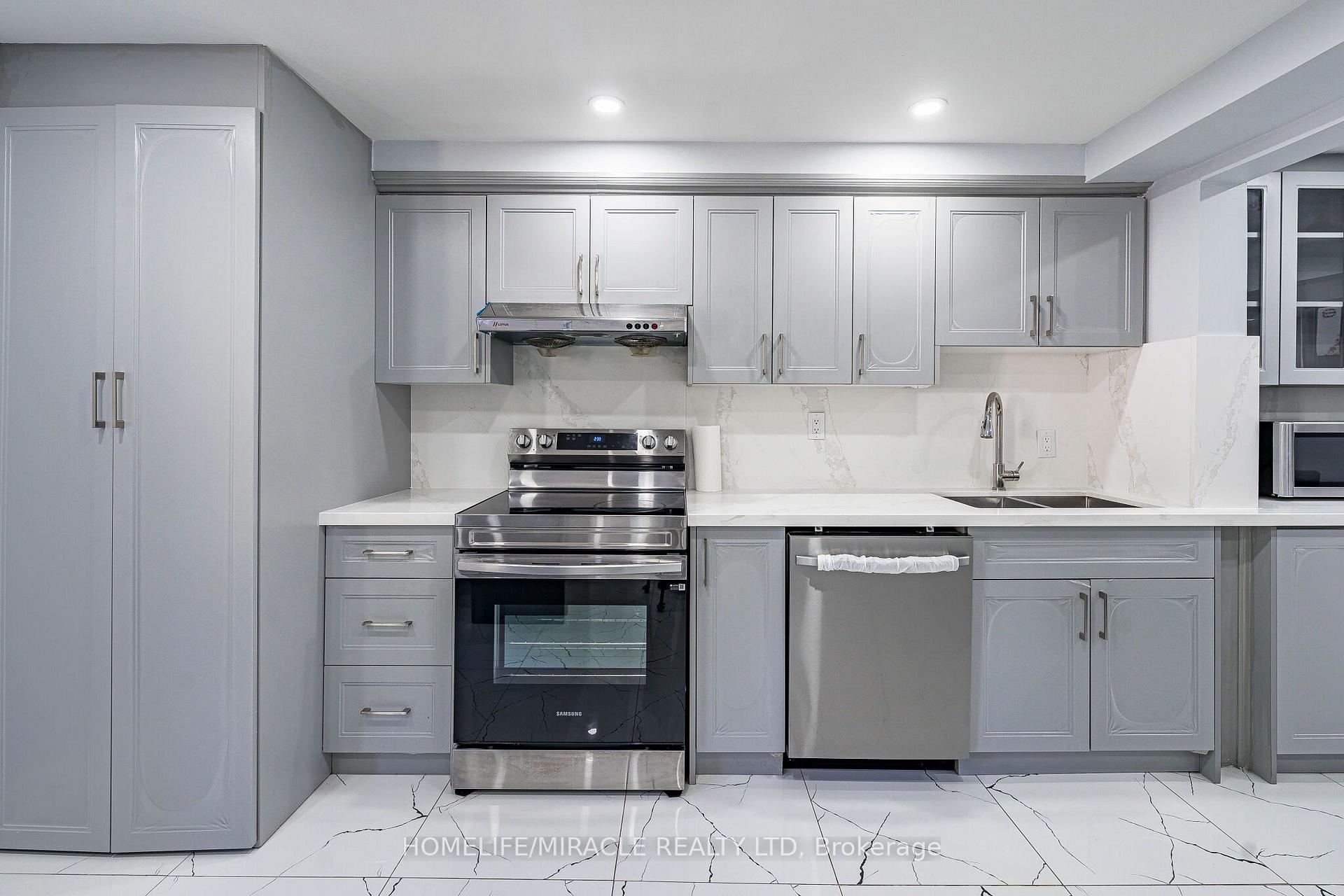 Photo 9 of Unit B, 425 Dunvegan Drive, Waterloo — HOMEH