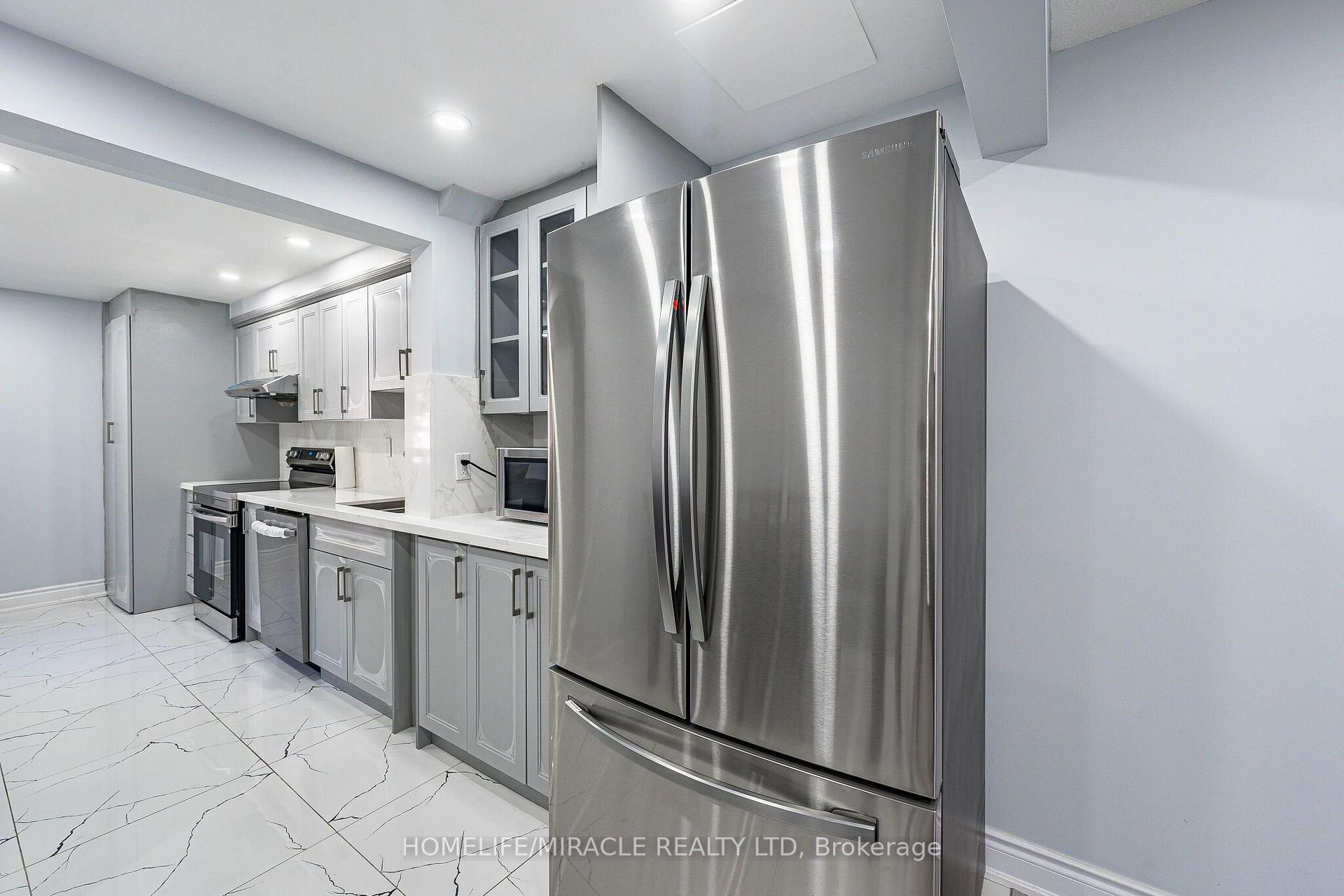 Photo 12 of Unit B, 425 Dunvegan Drive, Waterloo — HOMEH