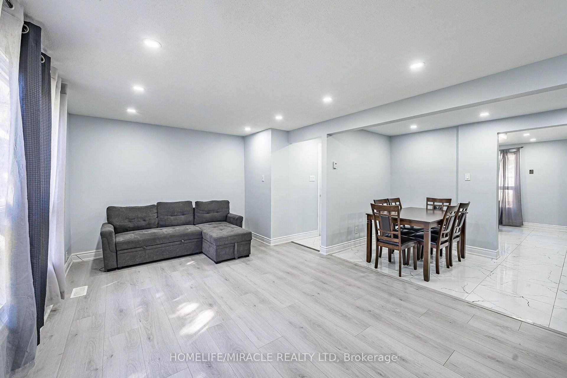 Photo 16 of Unit B, 425 Dunvegan Drive, Waterloo — HOMEH