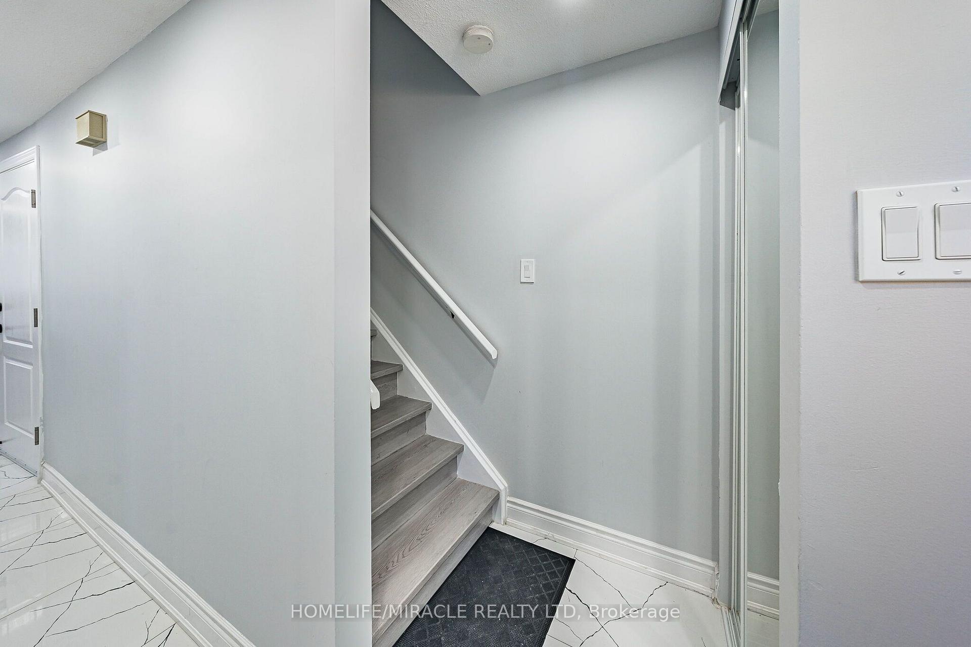 Photo 19 of Unit B, 425 Dunvegan Drive, Waterloo — HOMEH