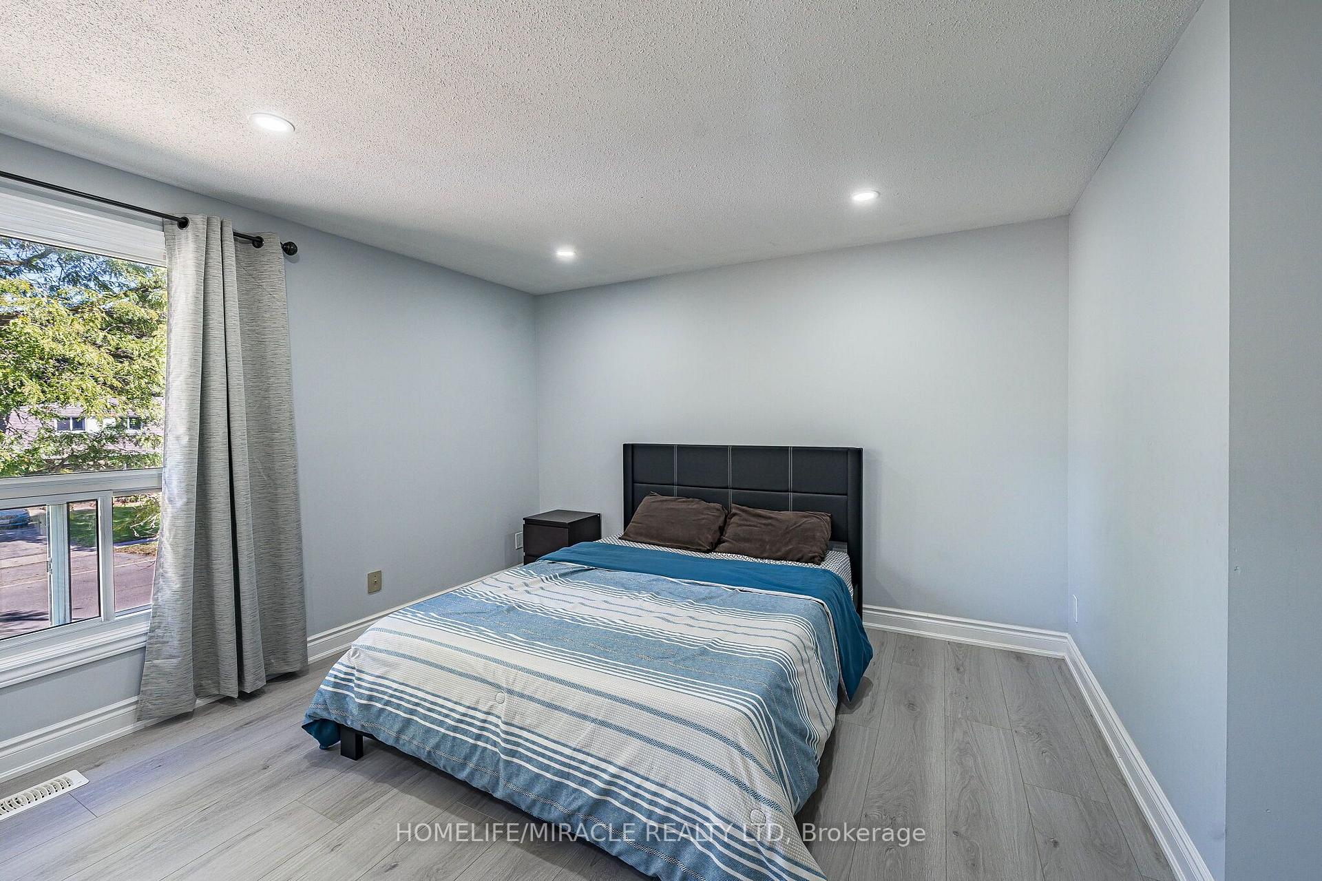 Photo 20 of Unit B, 425 Dunvegan Drive, Waterloo — HOMEH