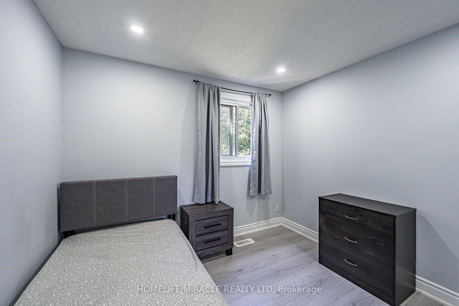 Photo 26 of Unit B, 425 Dunvegan Drive, Waterloo — HOMEH